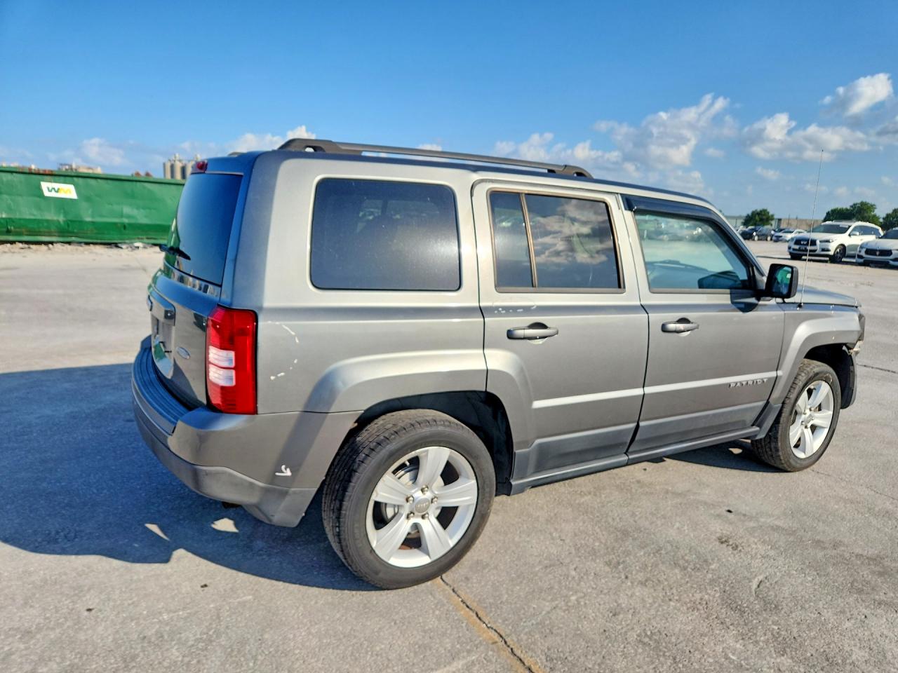 2012 Jeep Patriot Latitude Gray vin: 1C4NJPFAXCD557135