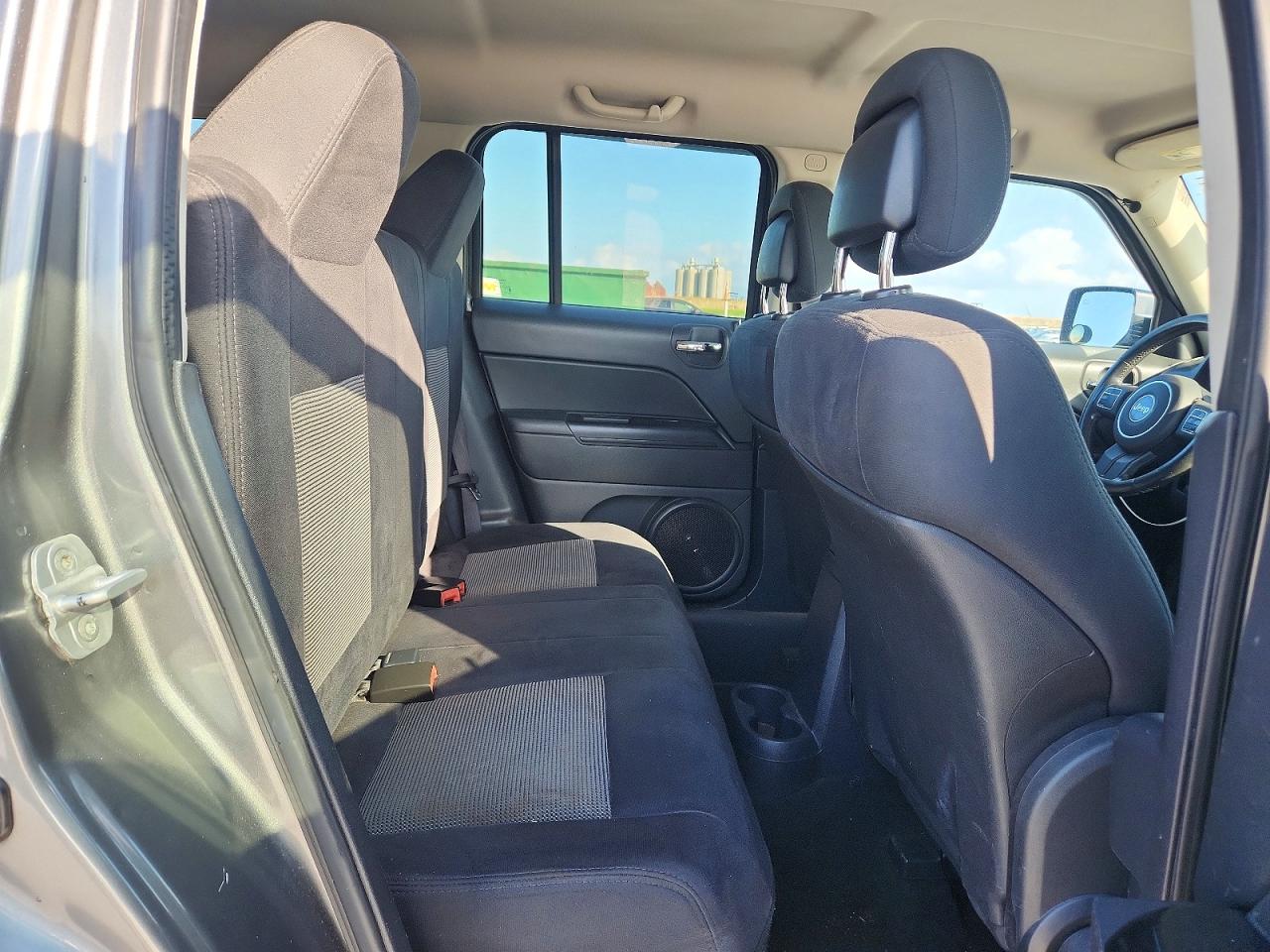 2012 Jeep Patriot Latitude Gray vin: 1C4NJPFAXCD557135