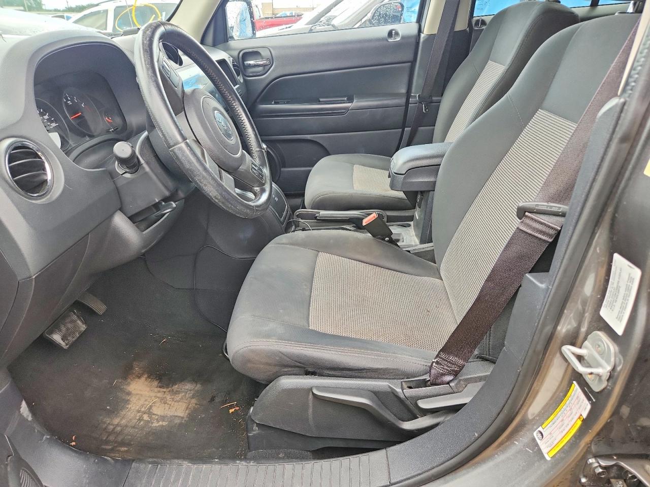 2012 Jeep Patriot Latitude Gray vin: 1C4NJPFAXCD557135