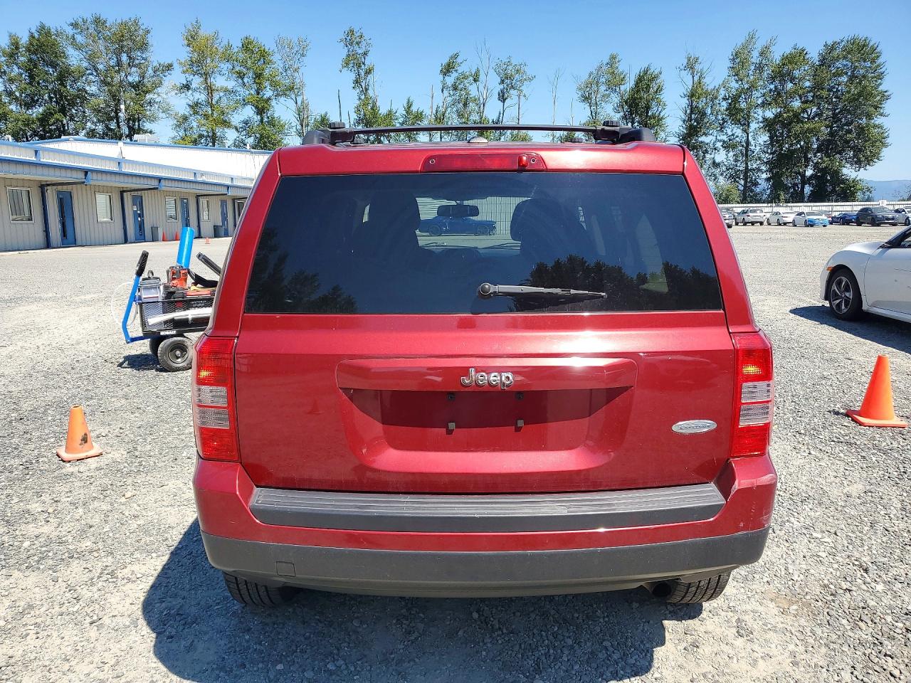 2014 Jeep Patriot Latitude Red vin: 1C4NJPFAXED509699