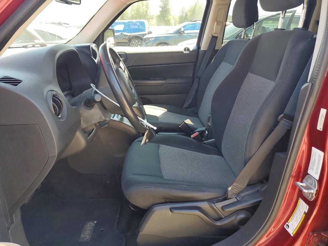 2014 Jeep Patriot Latitude Red vin: 1C4NJPFAXED509699