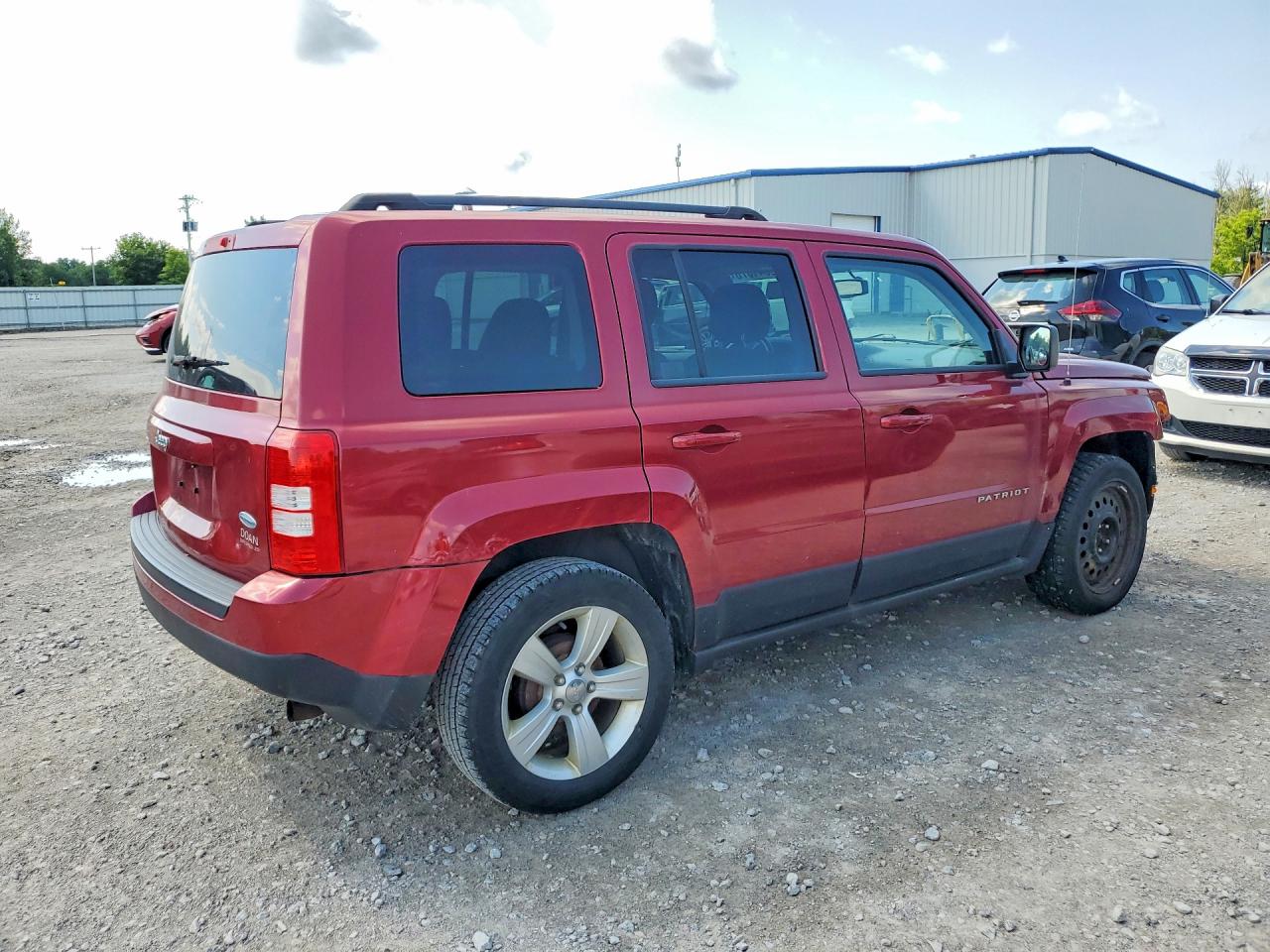 2014 Jeep Patriot Latitude Red vin: 1C4NJPFAXED696992