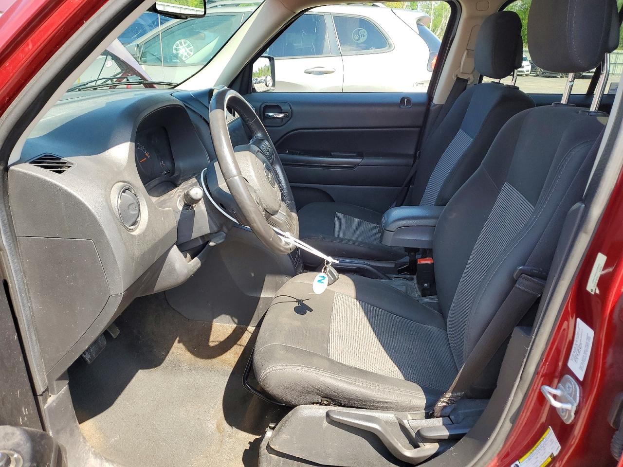 2014 Jeep Patriot Latitude Red vin: 1C4NJPFAXED696992