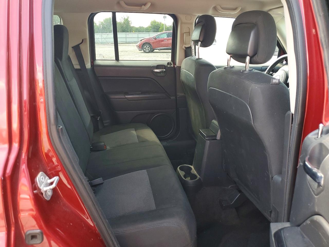 2014 Jeep Patriot Latitude Red vin: 1C4NJPFAXED696992