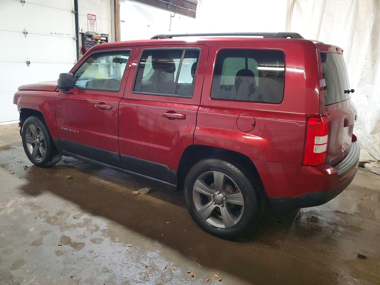 2014 Jeep Patriot Latitude Burgundy vin: 1C4NJPFAXED889532