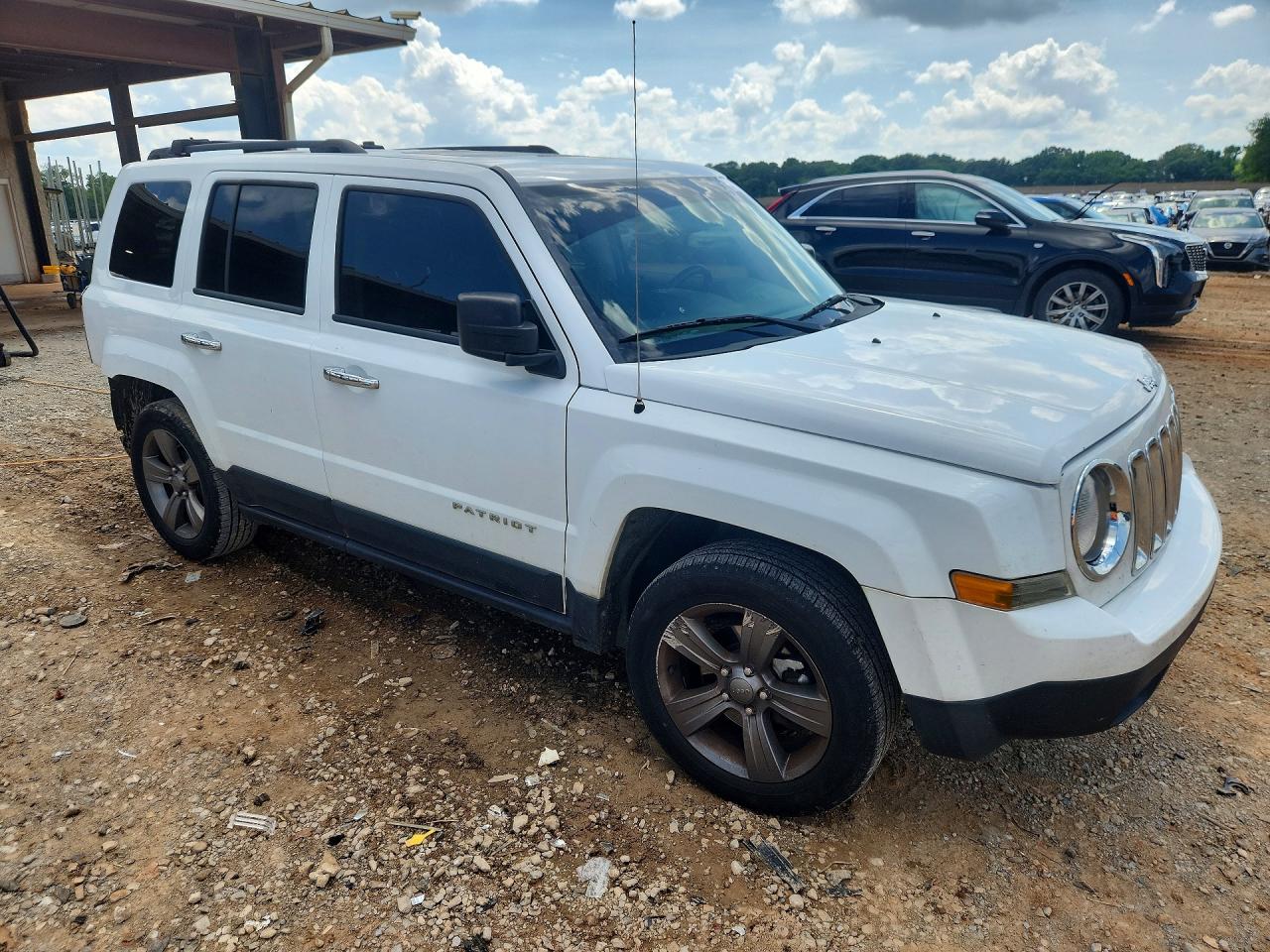 2015 Jeep Patriot Latitude White vin: 1C4NJPFAXFD358428