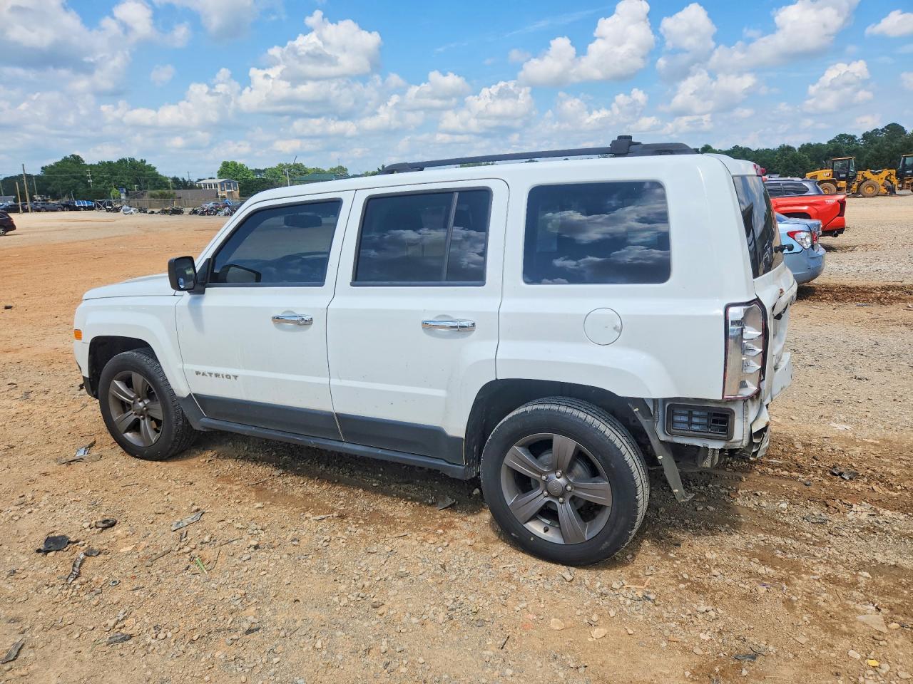 2015 Jeep Patriot Latitude White vin: 1C4NJPFAXFD358428
