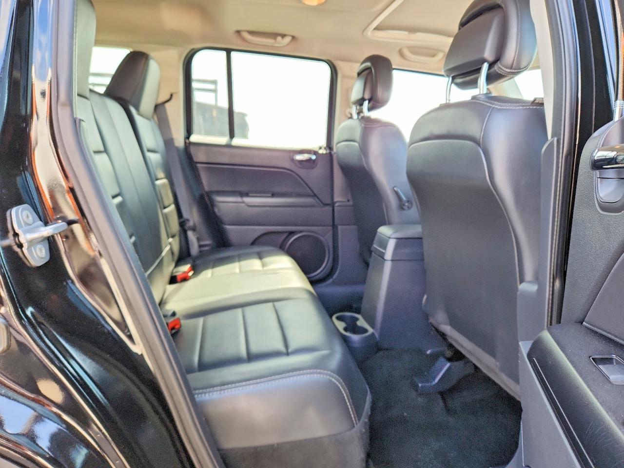 2015 Jeep Patriot Latitude Black vin: 1C4NJPFAXFD388688