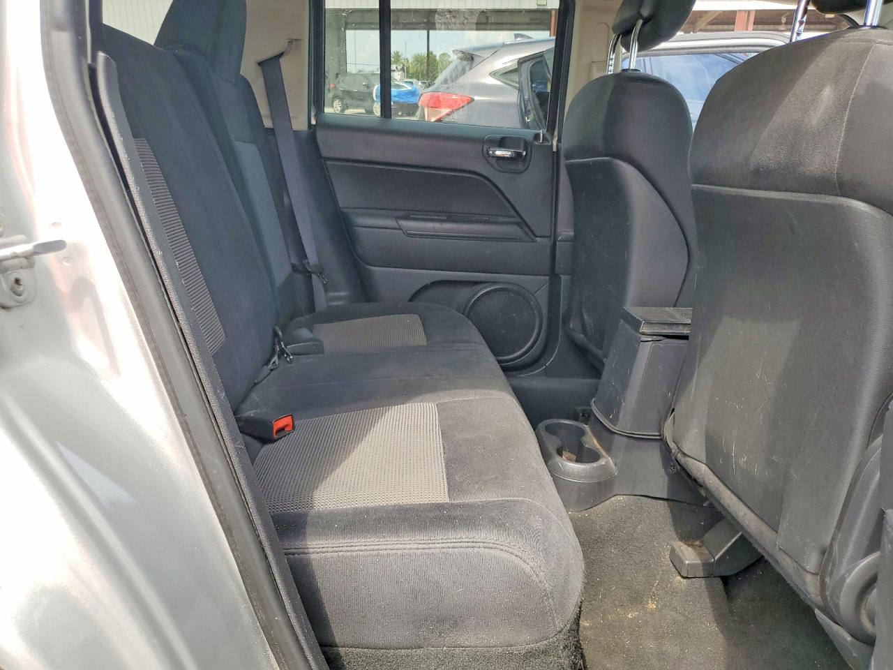 2012 Jeep Patriot Latitude Silver vin: 1C4NJPFB0CD566371