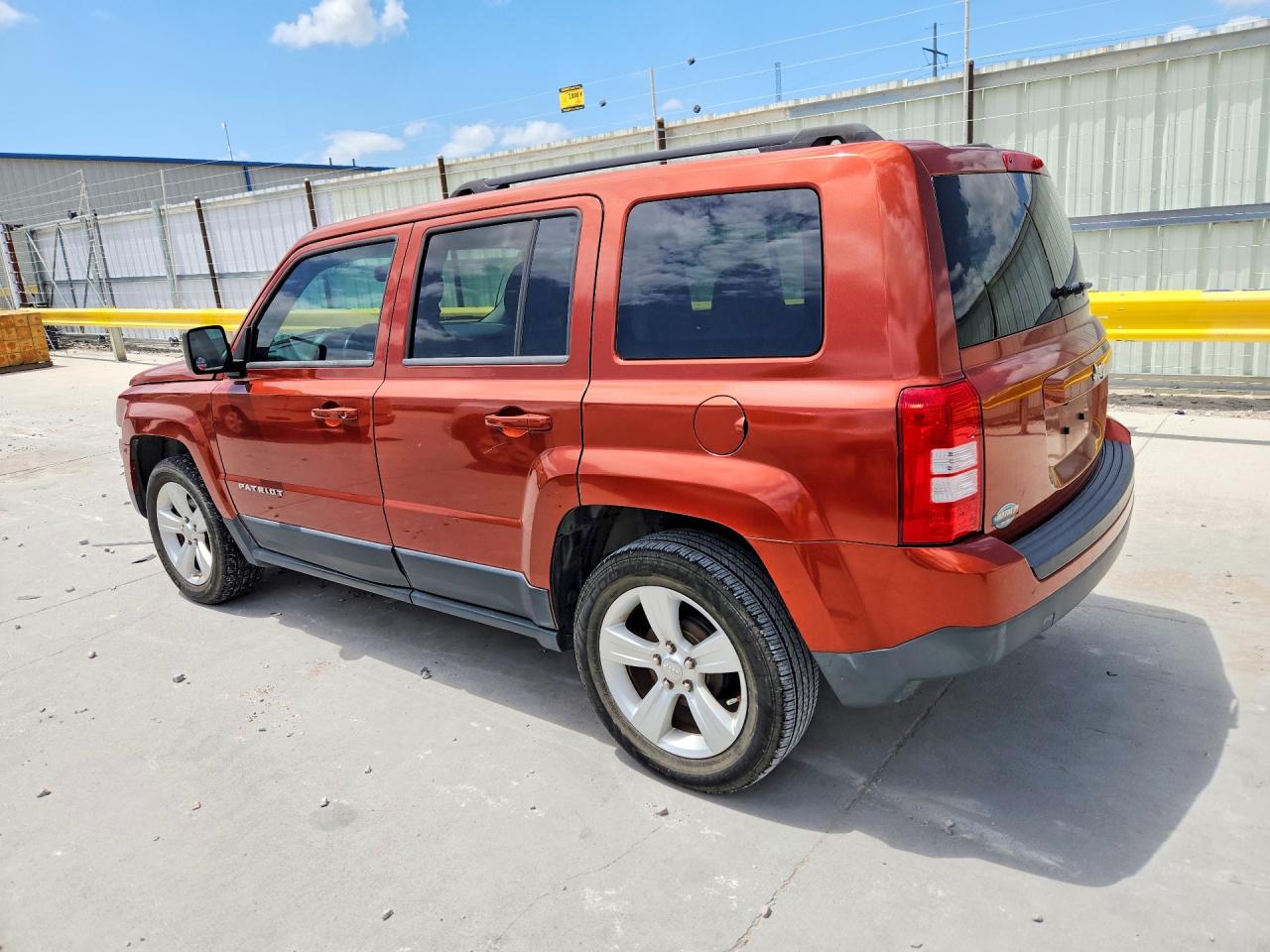 2012 Jeep Patriot Latitude Orange vin: 1C4NJPFB0CD601765