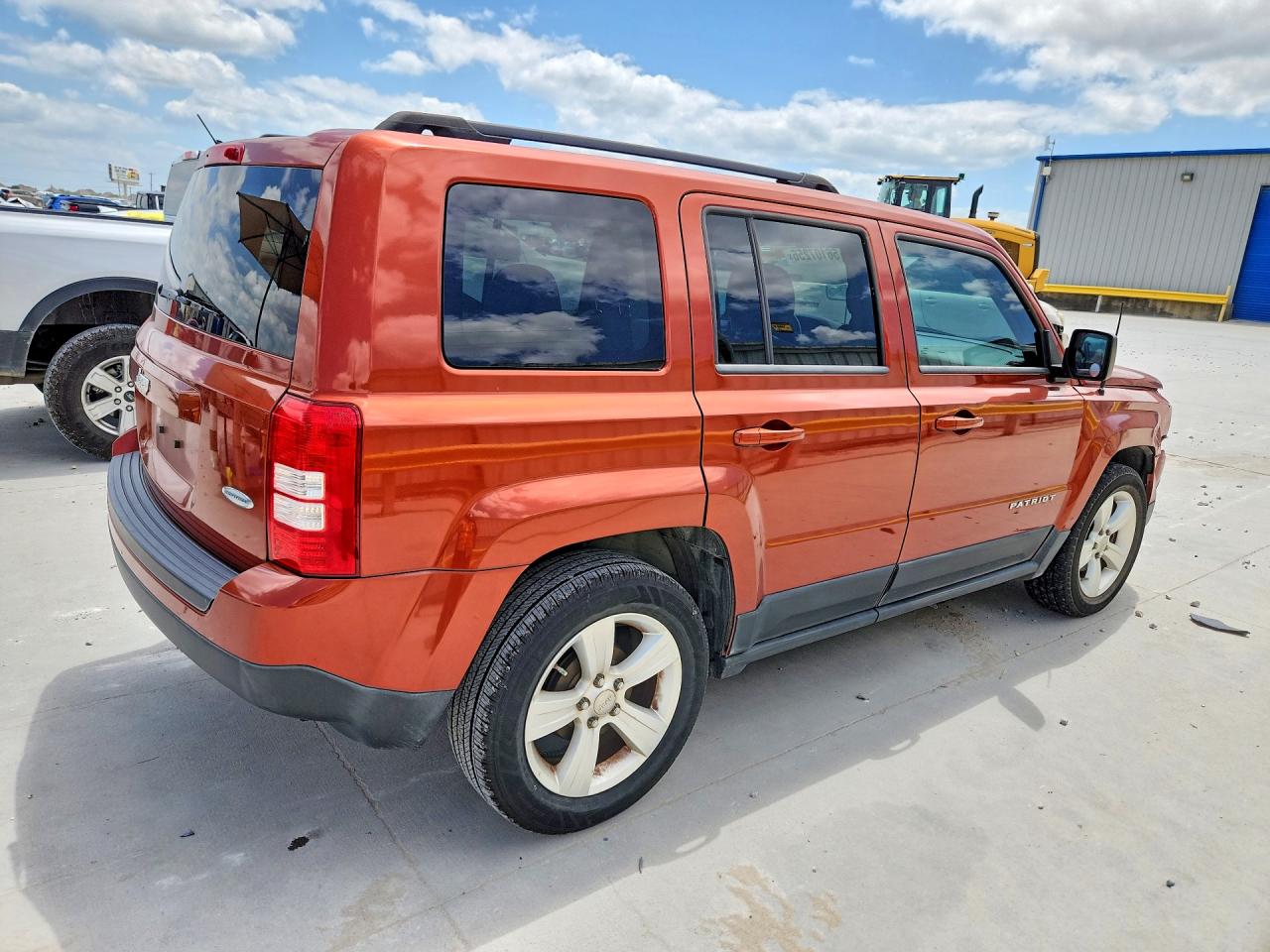 2012 Jeep Patriot Latitude Orange vin: 1C4NJPFB0CD601765