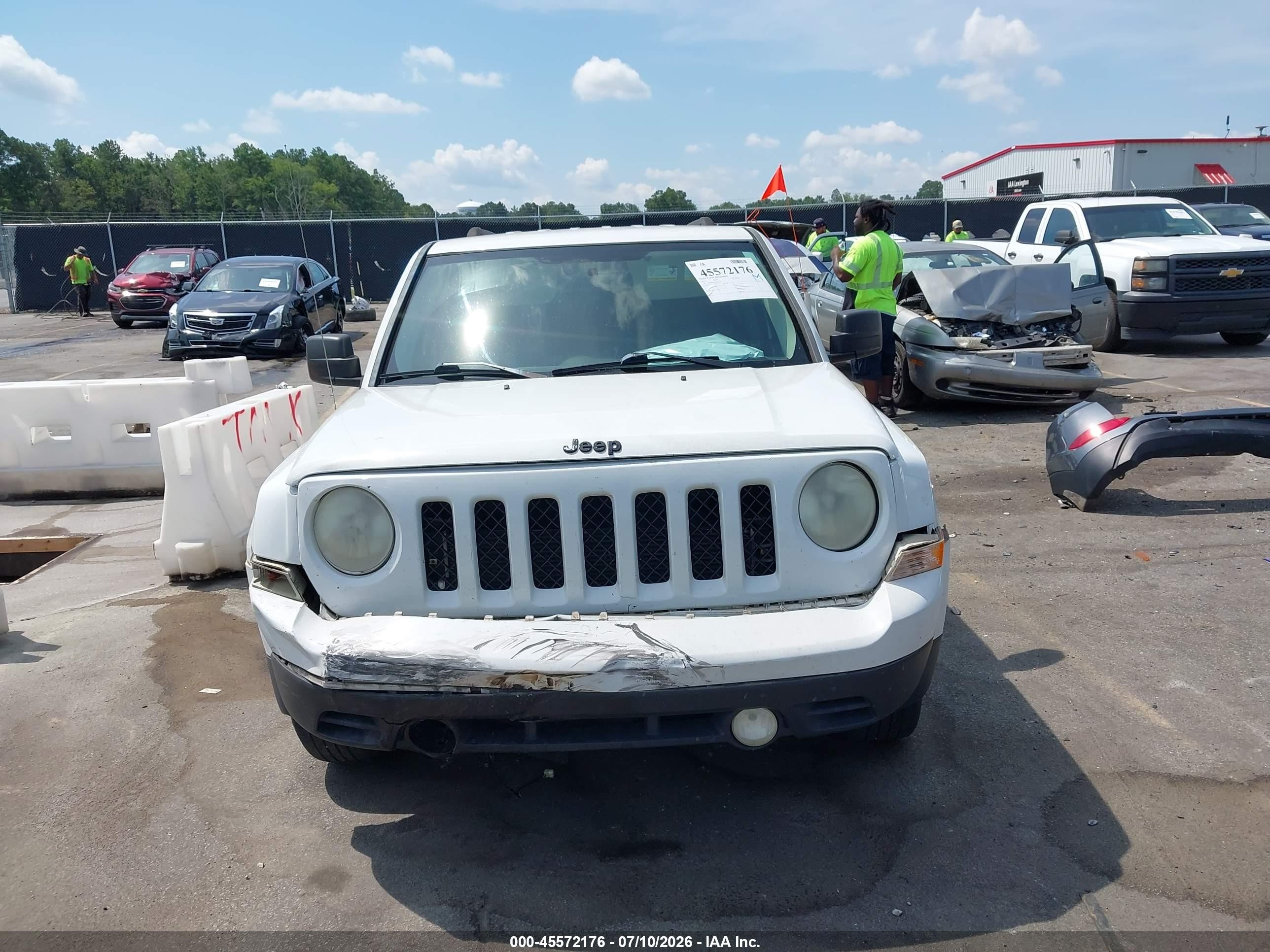 2012 Jeep Patriot Latitude White vin: 1C4NJPFB0CD656961