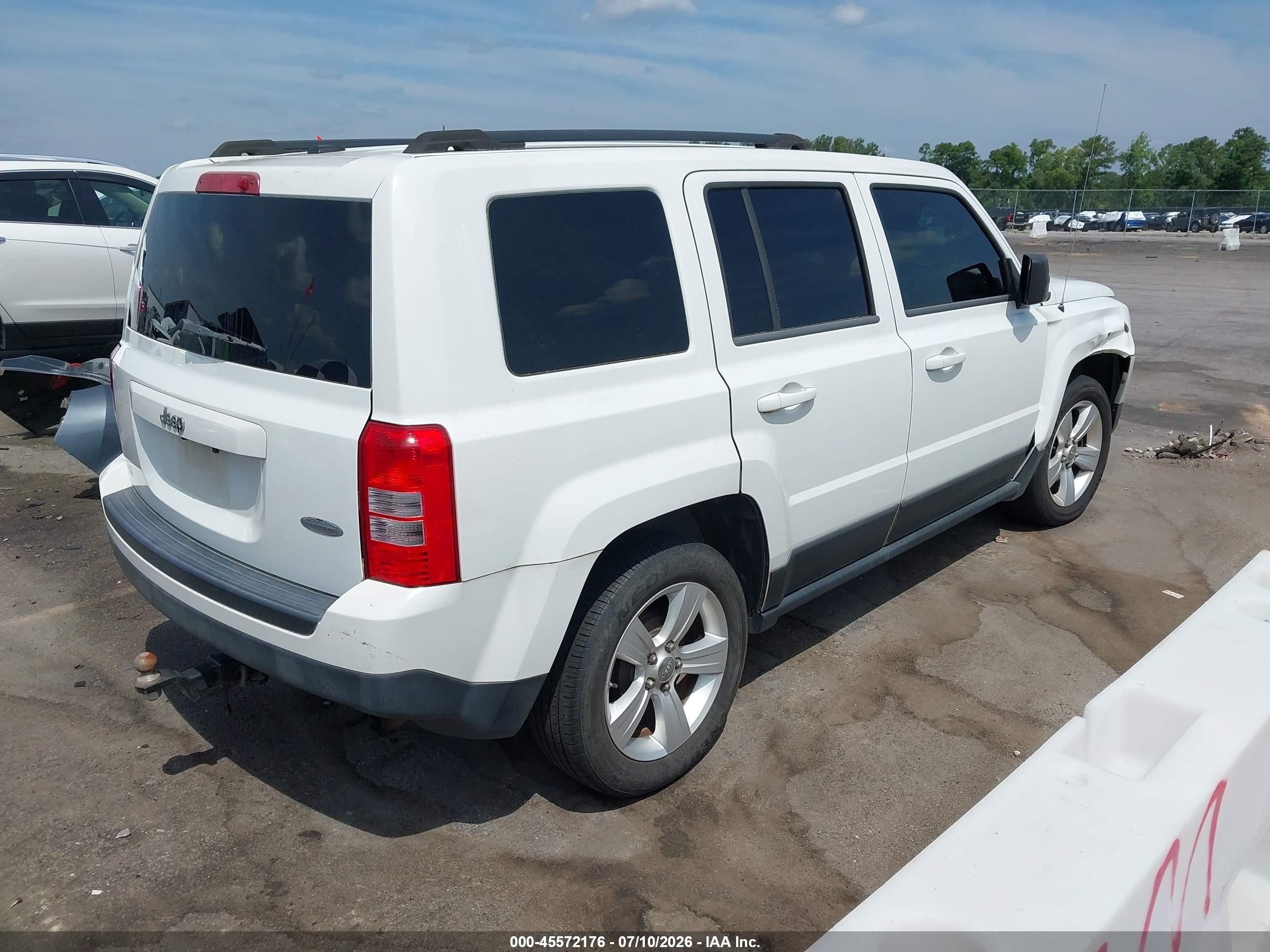2012 Jeep Patriot Latitude White vin: 1C4NJPFB0CD656961