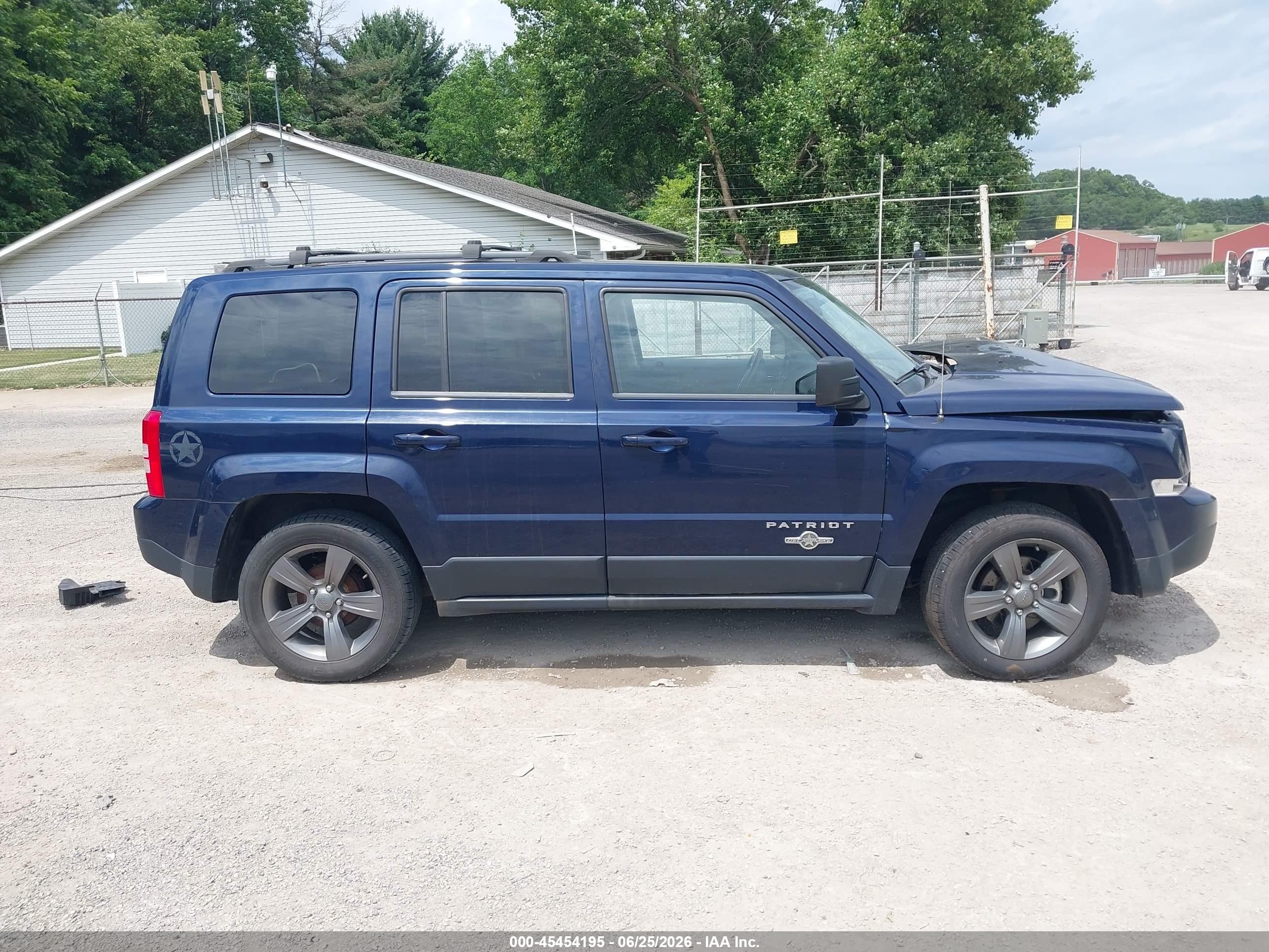 2014 Jeep Patriot Latitude Синий vin: 1C4NJPFB0ED618486