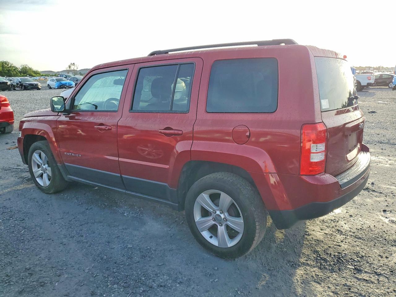 2014 Jeep Patriot Latitude Red vin: 1C4NJPFB0ED700220