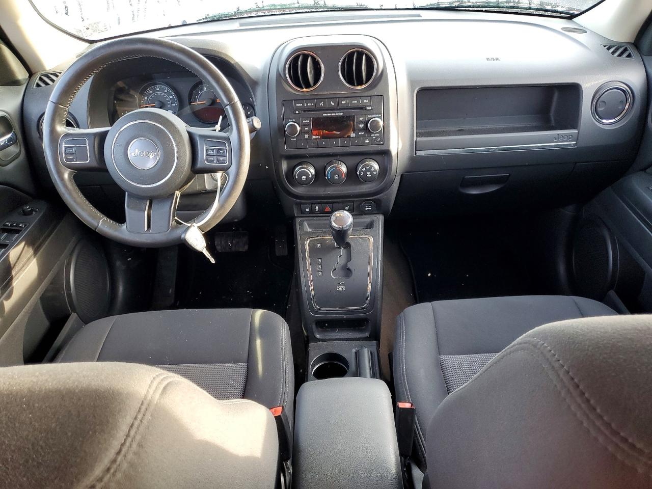 2014 Jeep Patriot Latitude Red vin: 1C4NJPFB0ED700220