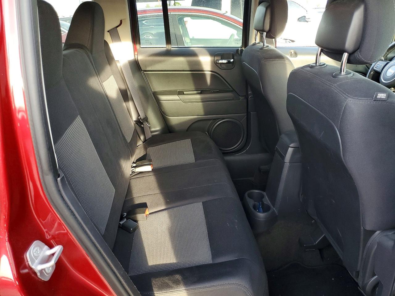 2014 Jeep Patriot Latitude Red vin: 1C4NJPFB0ED700220