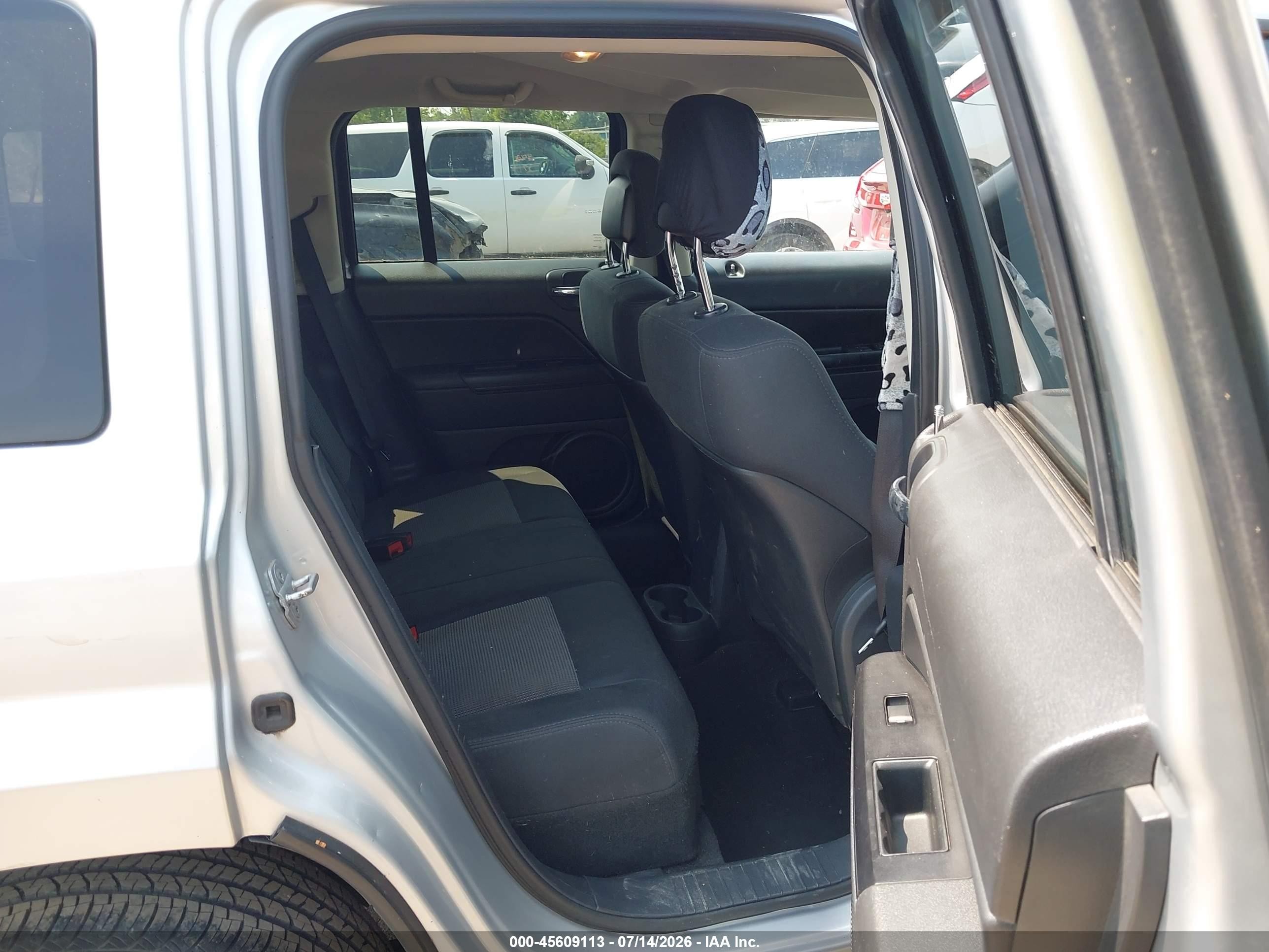 2012 Jeep Patriot Latitude Silver vin: 1C4NJPFB1CD605646