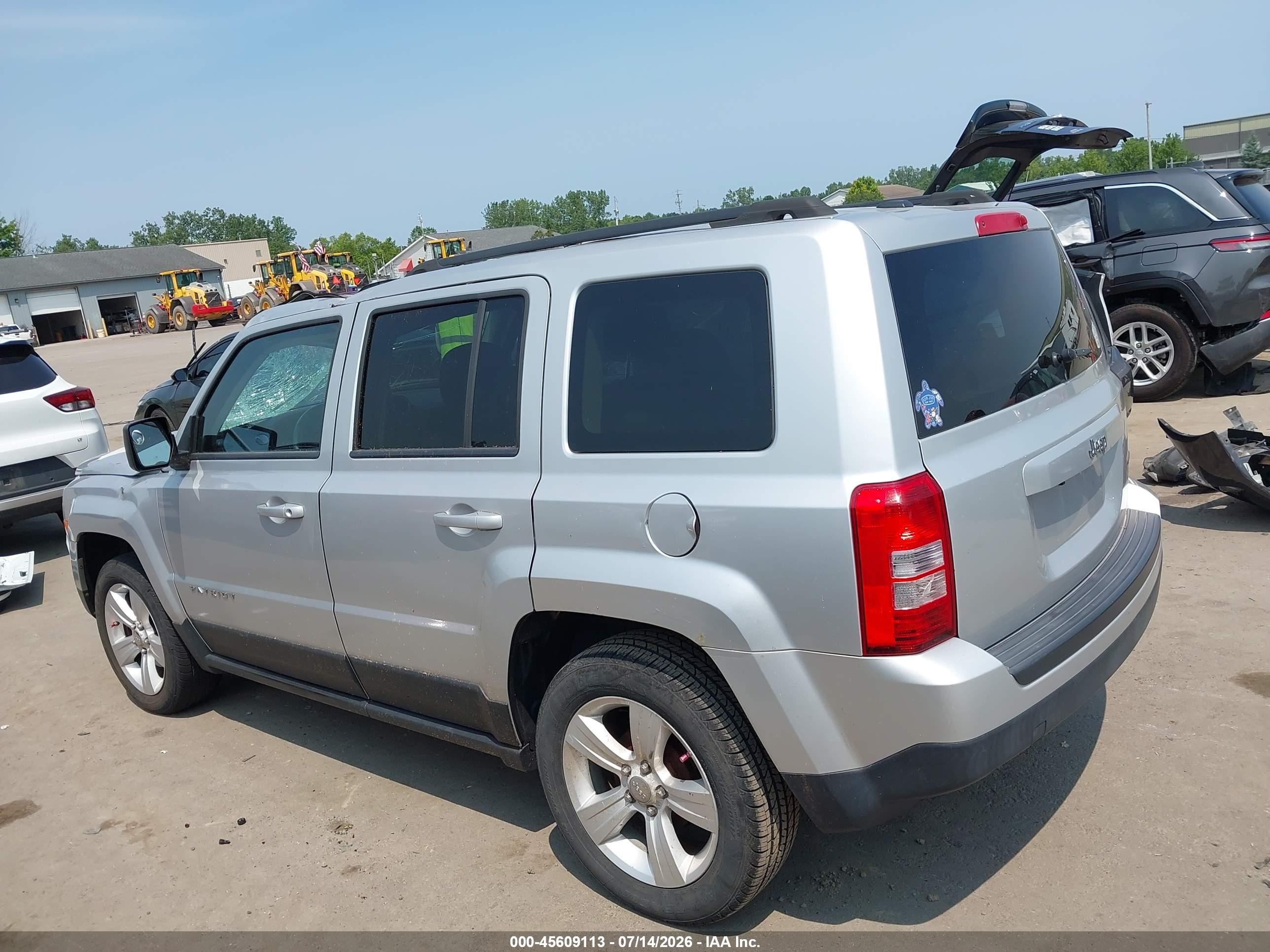 2012 Jeep Patriot Latitude Silver vin: 1C4NJPFB1CD605646