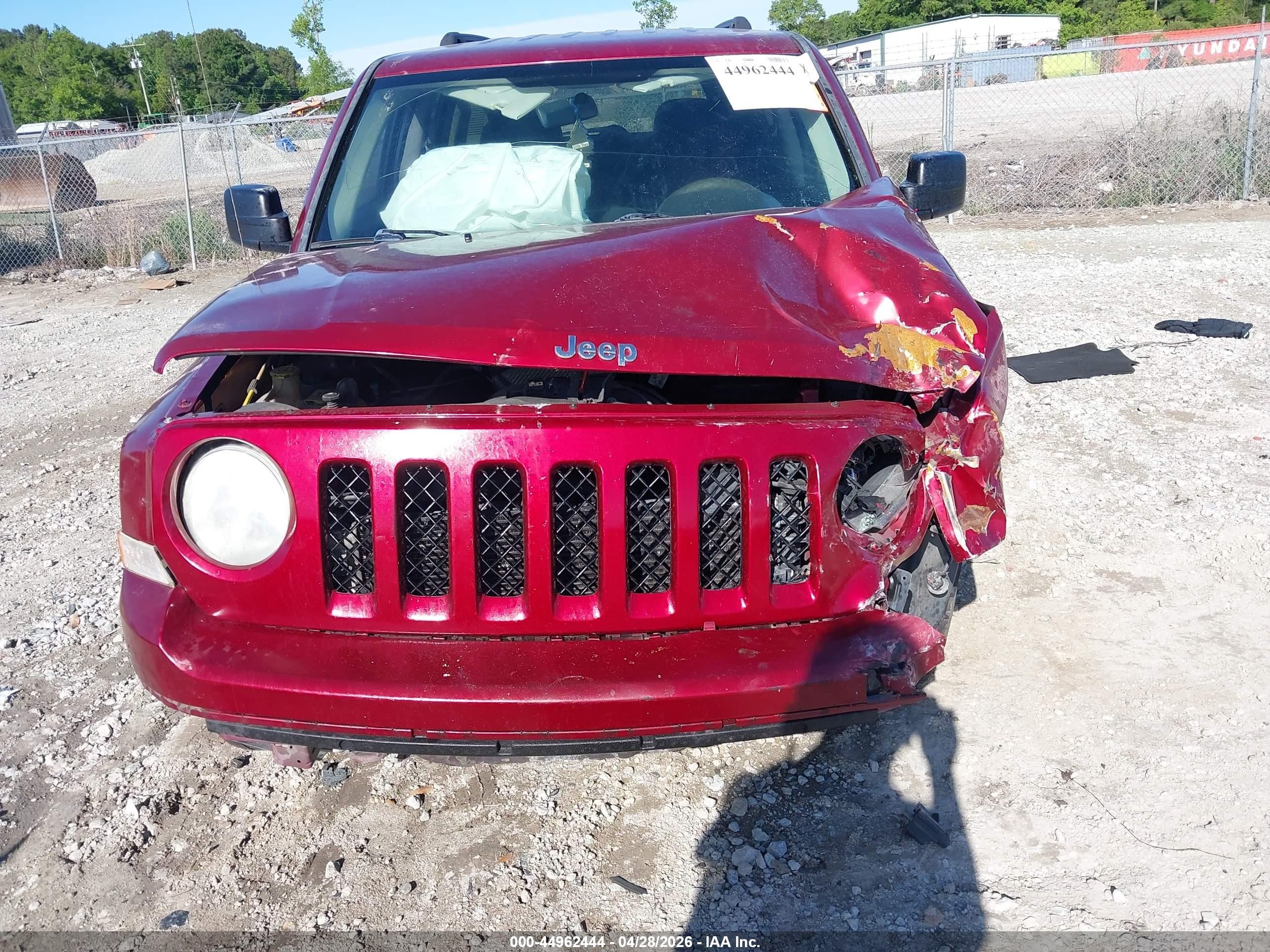 2015 Jeep Patriot Latitude Burgundy vin: 1C4NJPFB1FD122341