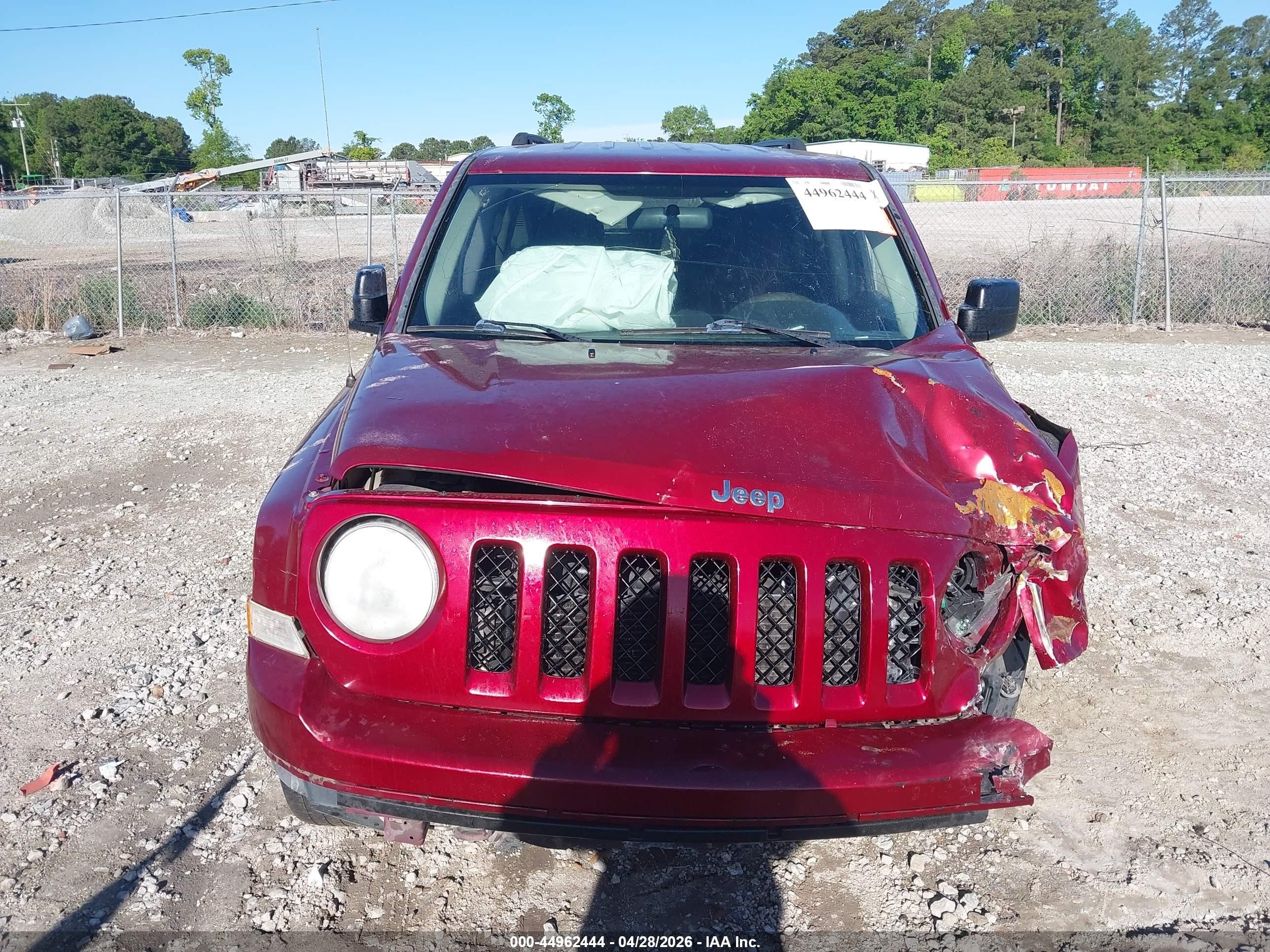 2015 Jeep Patriot Latitude Burgundy vin: 1C4NJPFB1FD122341