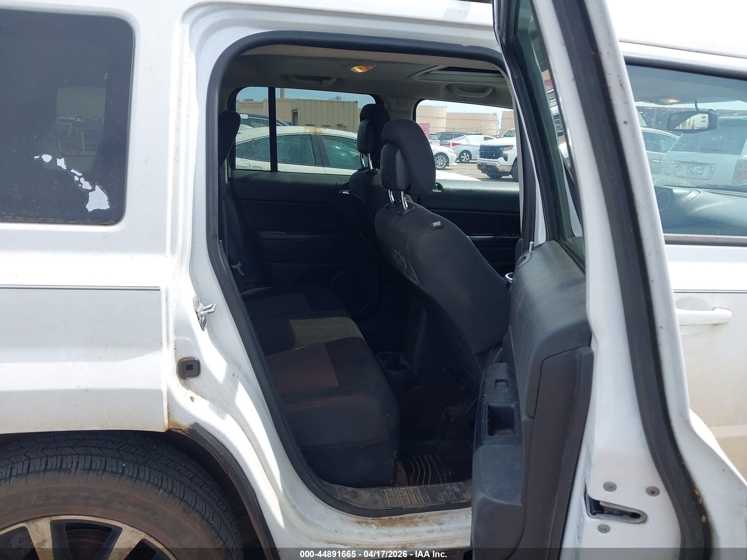 2014 Jeep Patriot Latitude Белый vin: 1C4NJPFB2ED509902