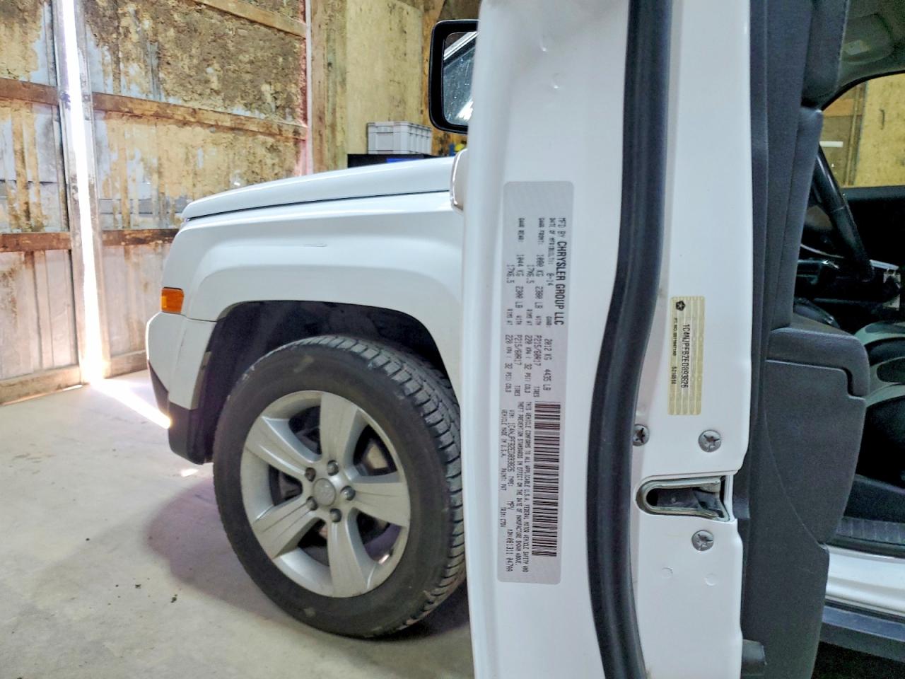 2014 Jeep Patriot Latitude White vin: 1C4NJPFB2ED893826