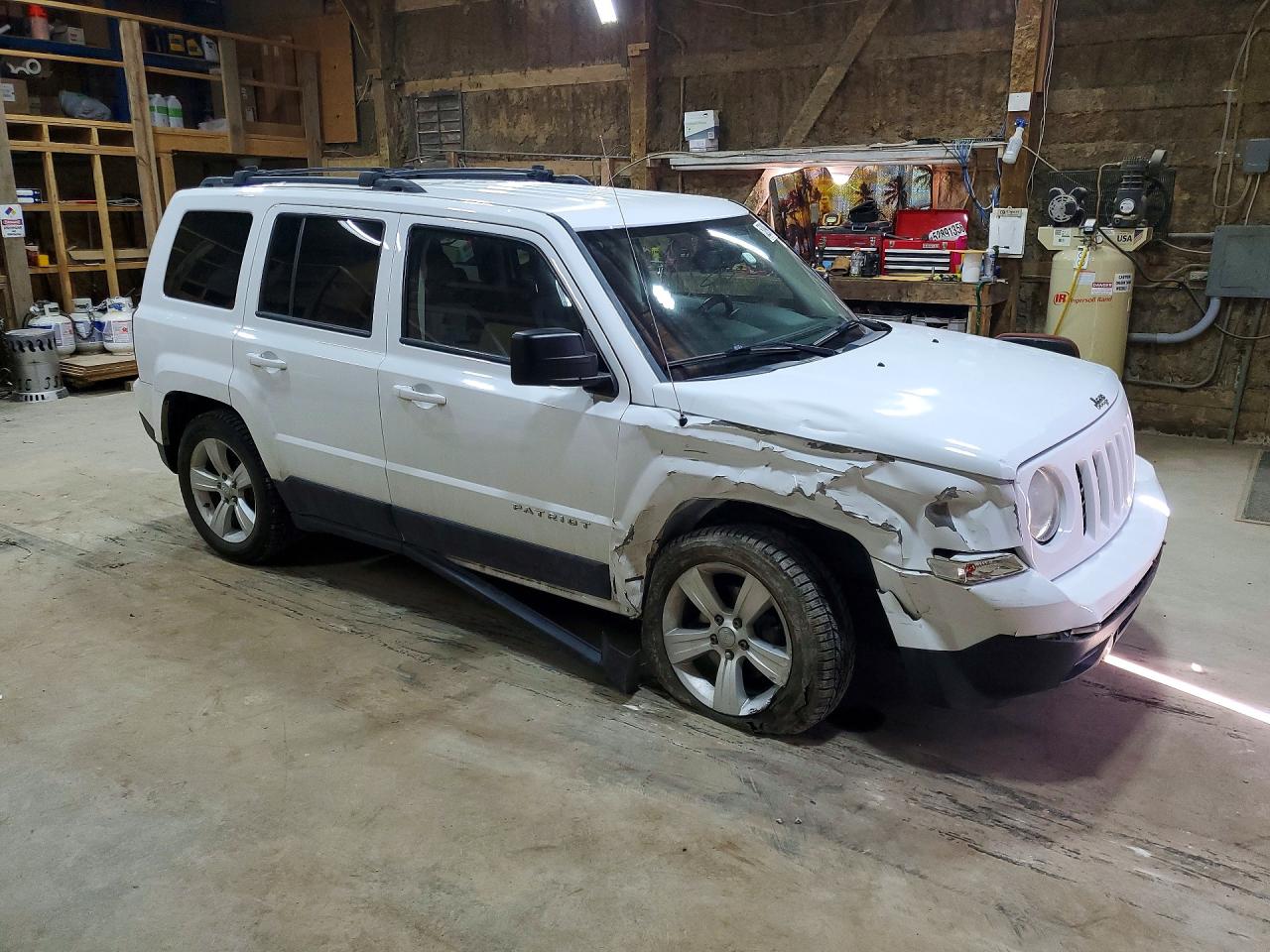 2014 Jeep Patriot Latitude White vin: 1C4NJPFB2ED893826