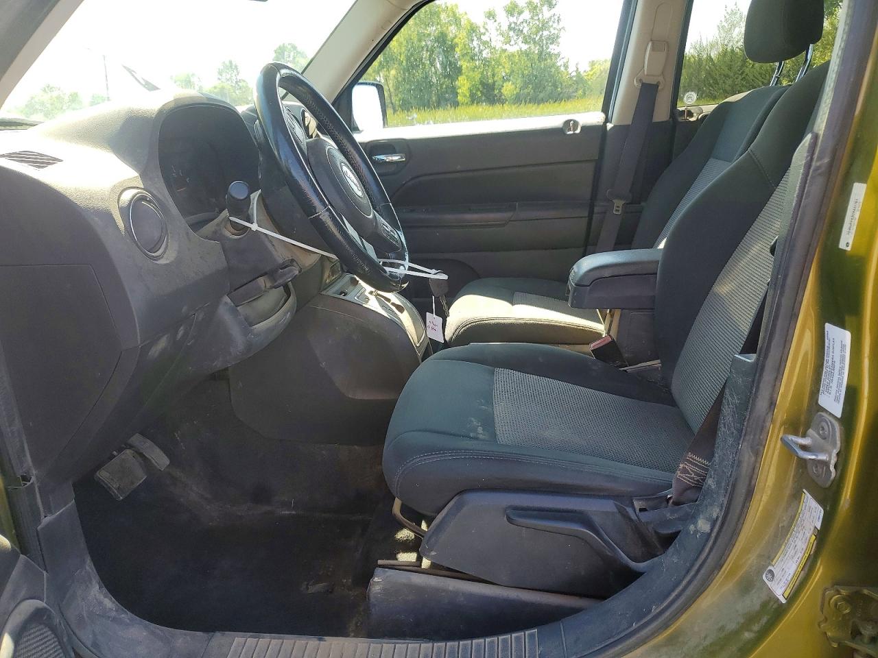 2012 Jeep Patriot Latitude Green vin: 1C4NJPFB3CD631701