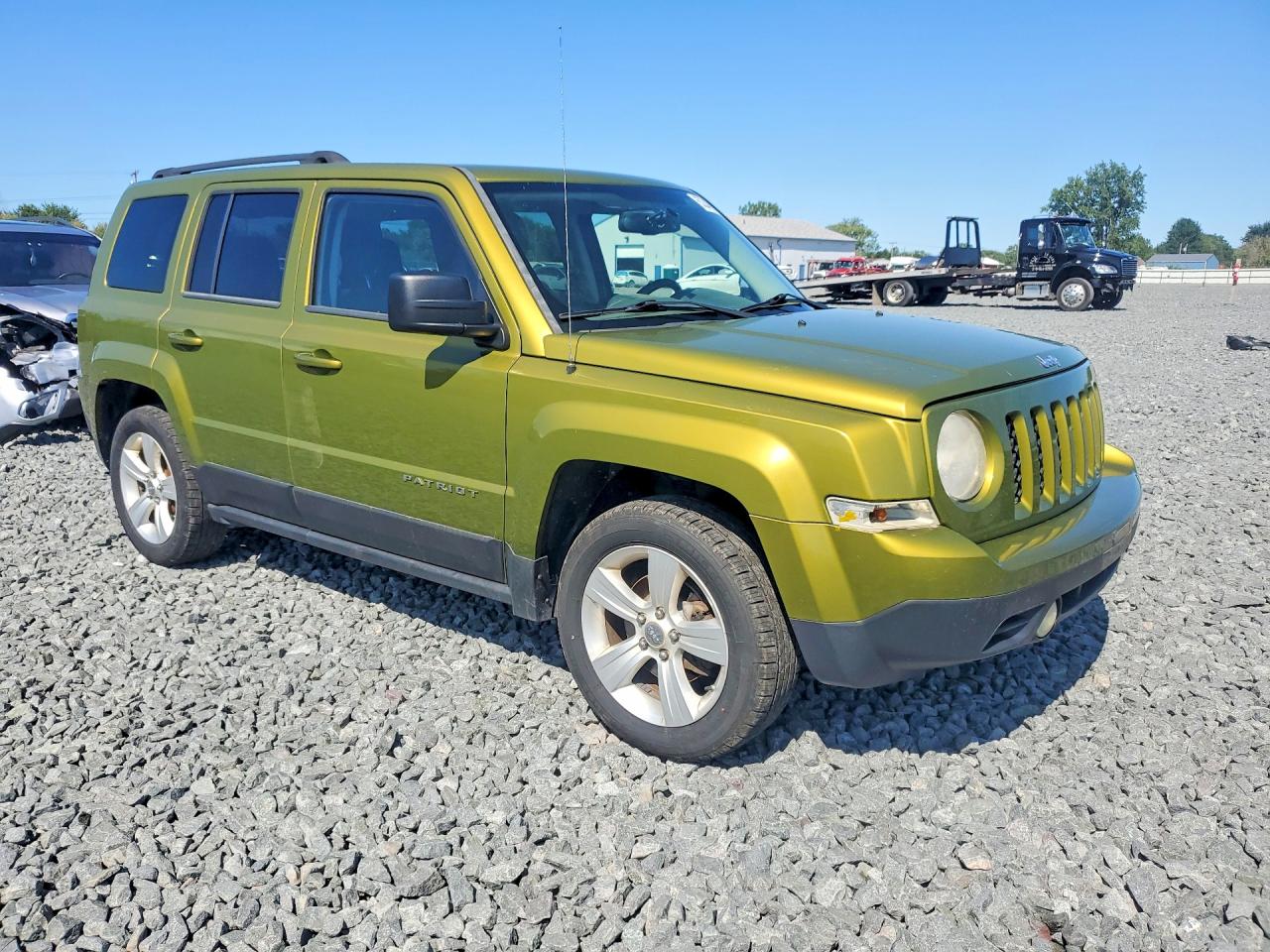 2012 Jeep Patriot Latitude Green vin: 1C4NJPFB3CD631701