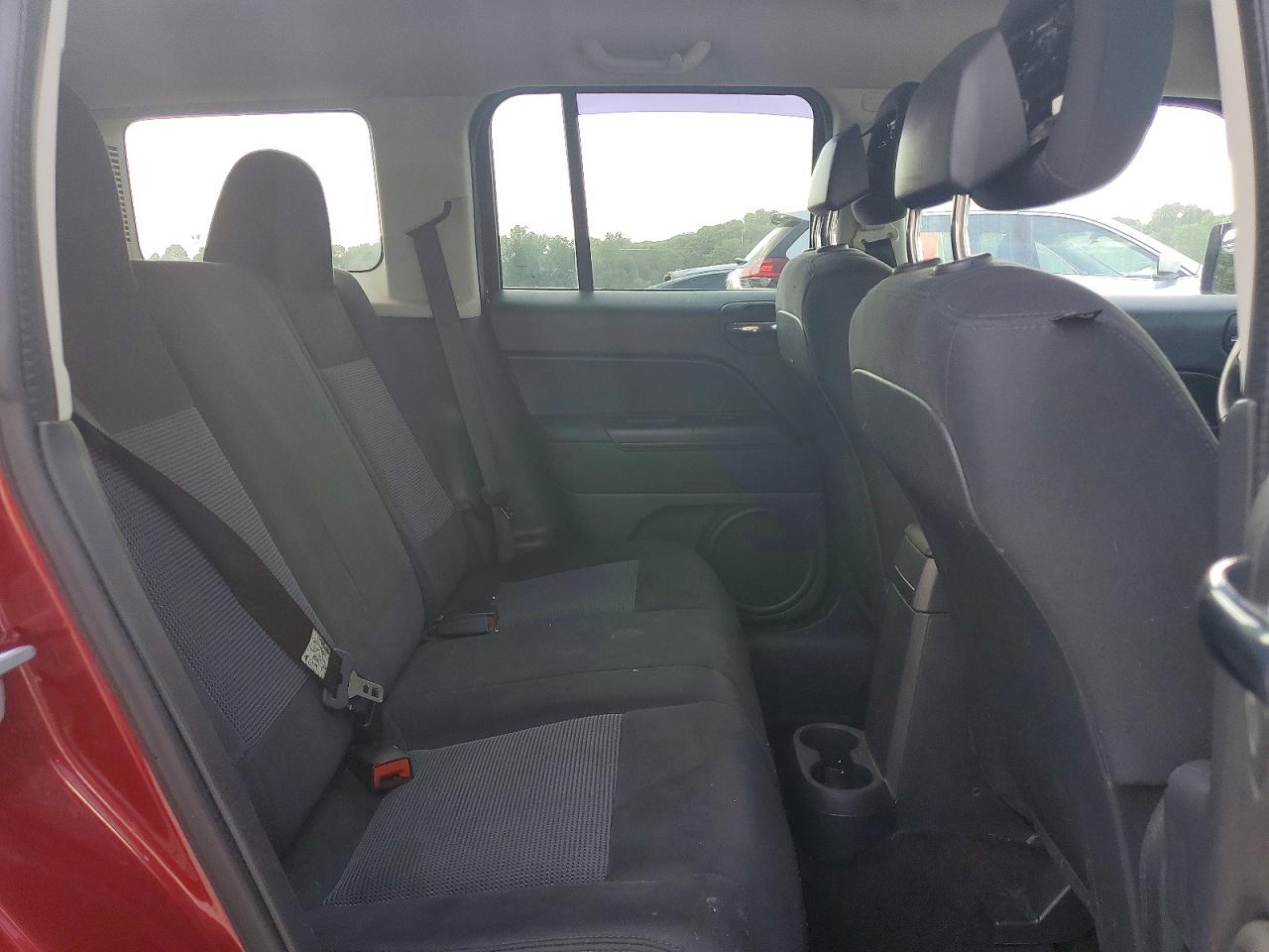 2014 Jeep Patriot Latitude Red vin: 1C4NJPFB3ED510265