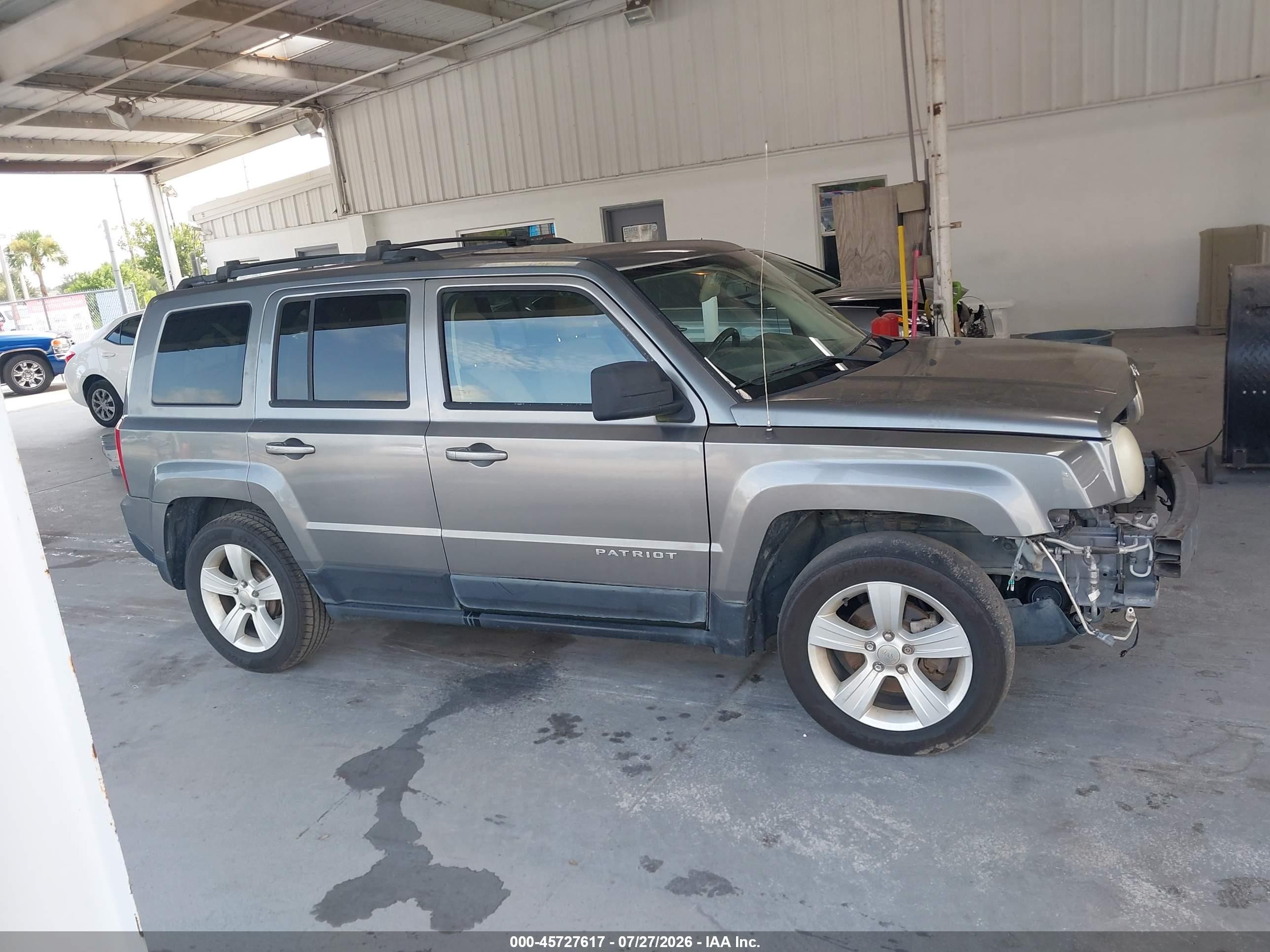 2014 Jeep Patriot Latitude Gray vin: 1C4NJPFB3ED529625