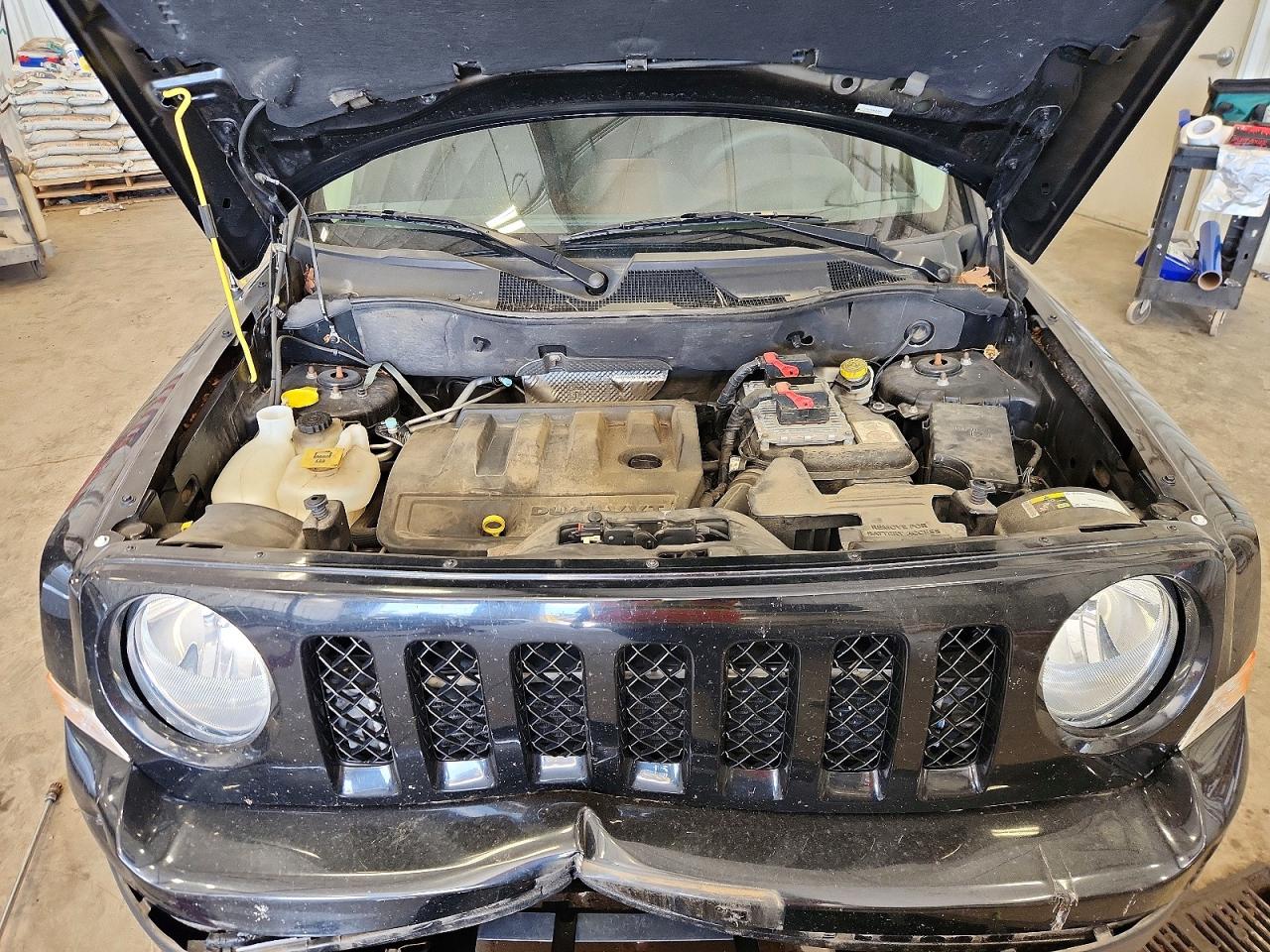 2014 Jeep Patriot Latitude Black vin: 1C4NJPFB3ED624654