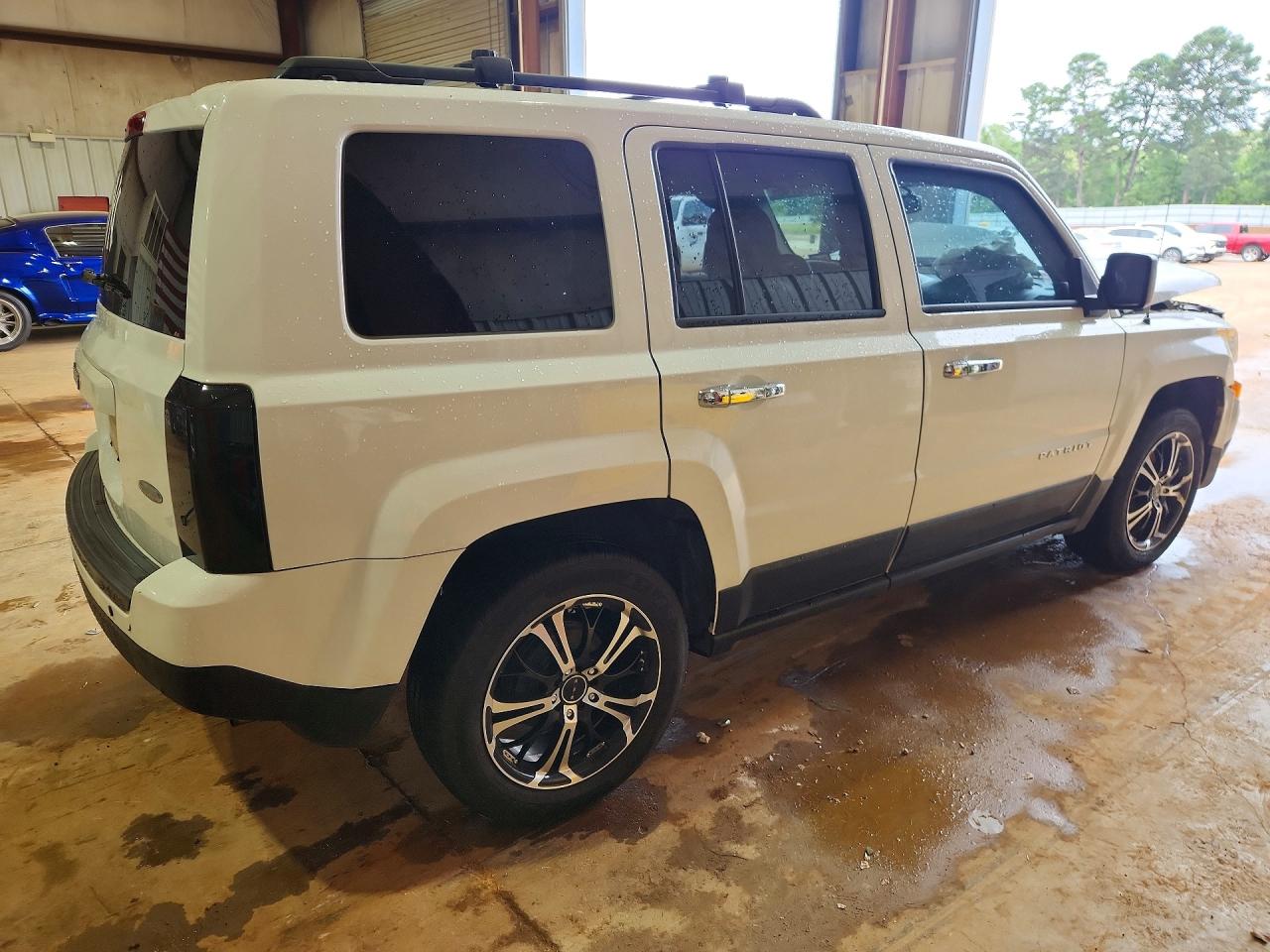 2015 Jeep Patriot Latitude White vin: 1C4NJPFB3FD157799