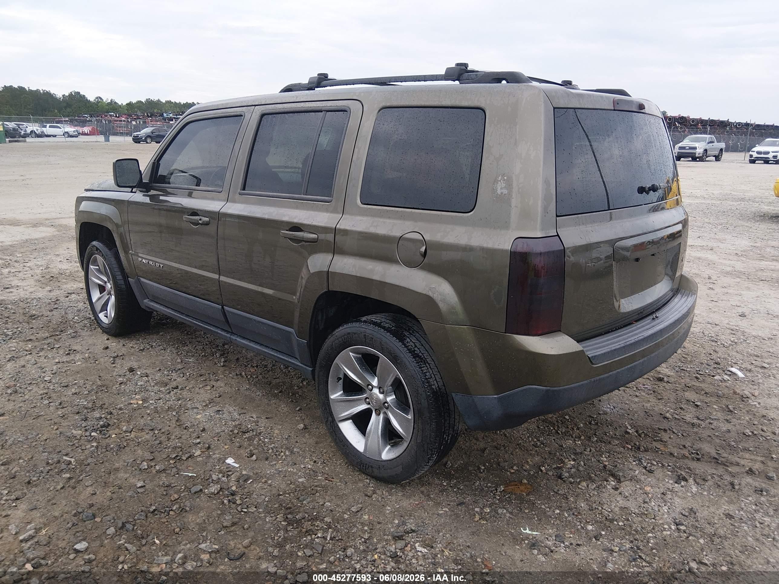 2015 Jeep Patriot Latitude Зеленый vin: 1C4NJPFB3FD388914