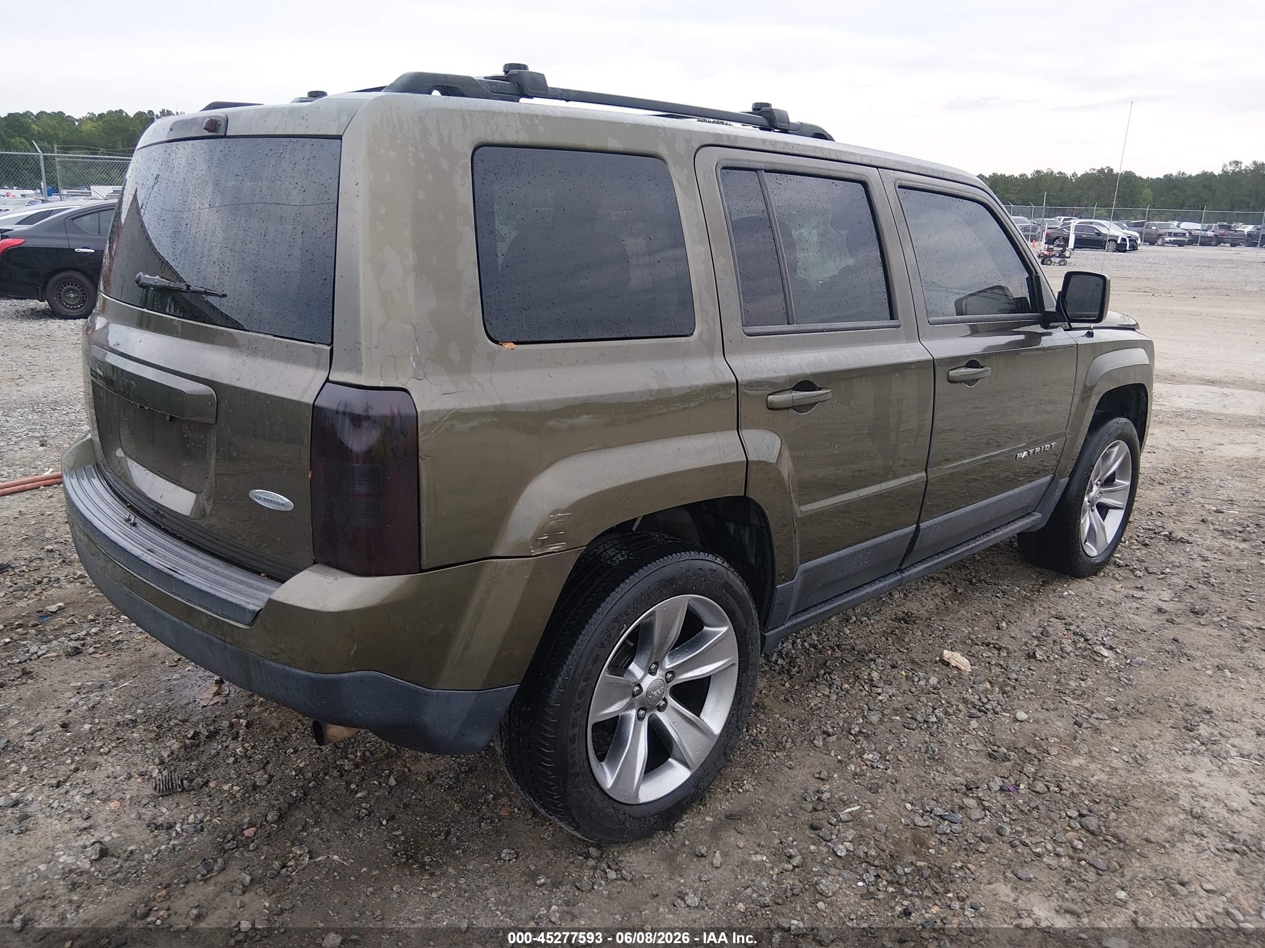 2015 Jeep Patriot Latitude Зеленый vin: 1C4NJPFB3FD388914
