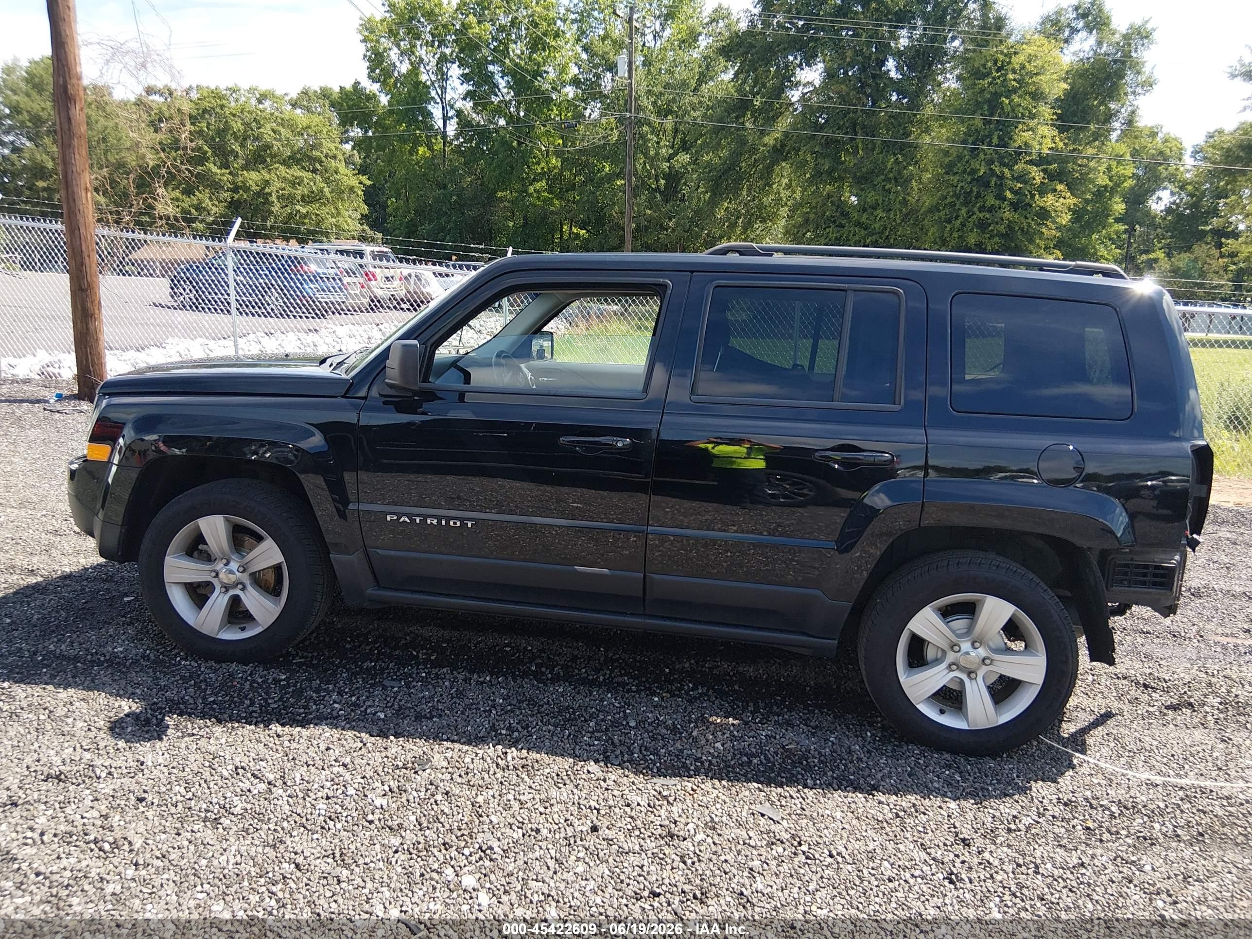 2013 Jeep Patriot Latitude Black vin: 1C4NJPFB4DD213245