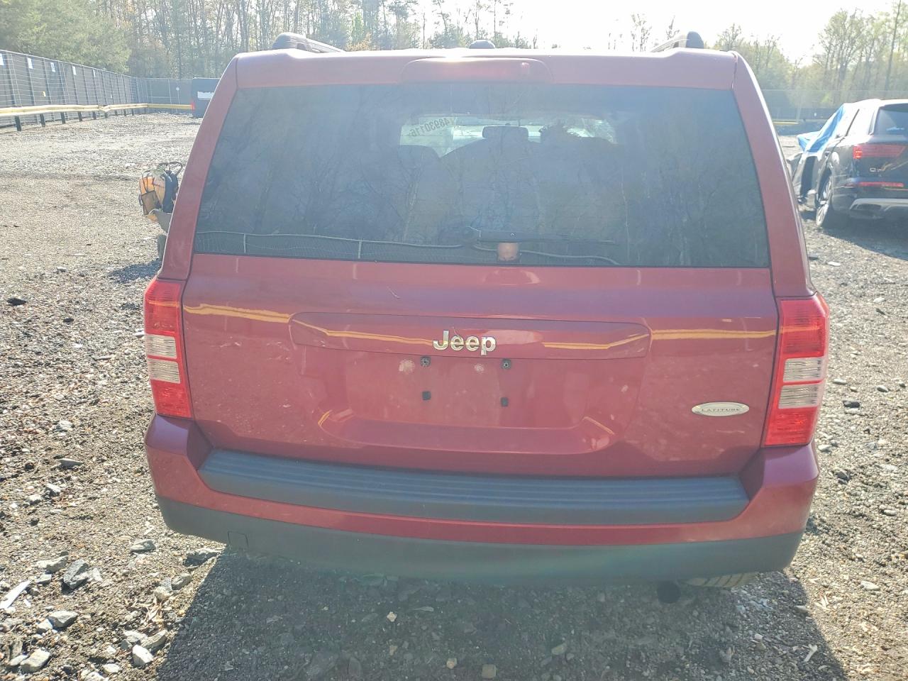 2014 Jeep Patriot Latitude Red vin: 1C4NJPFB4ED848869