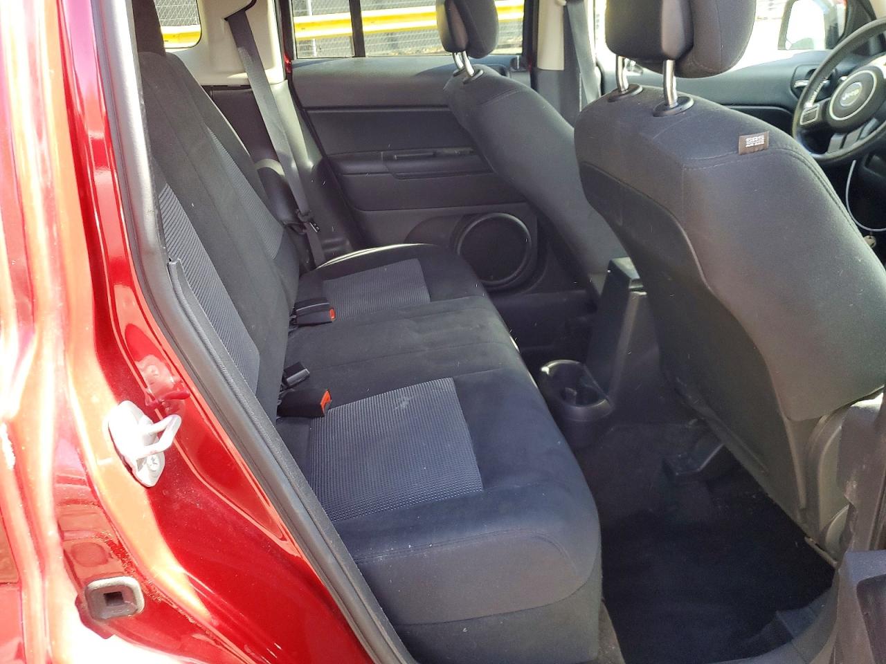 2014 Jeep Patriot Latitude Red vin: 1C4NJPFB4ED848869