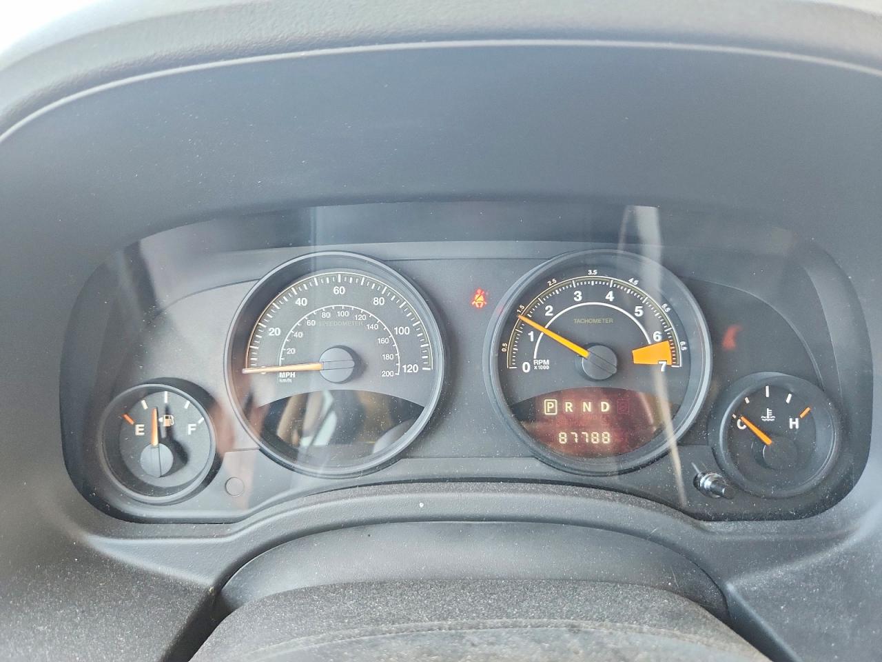 2014 Jeep Patriot Latitude Красный vin: 1C4NJPFB5ED547883