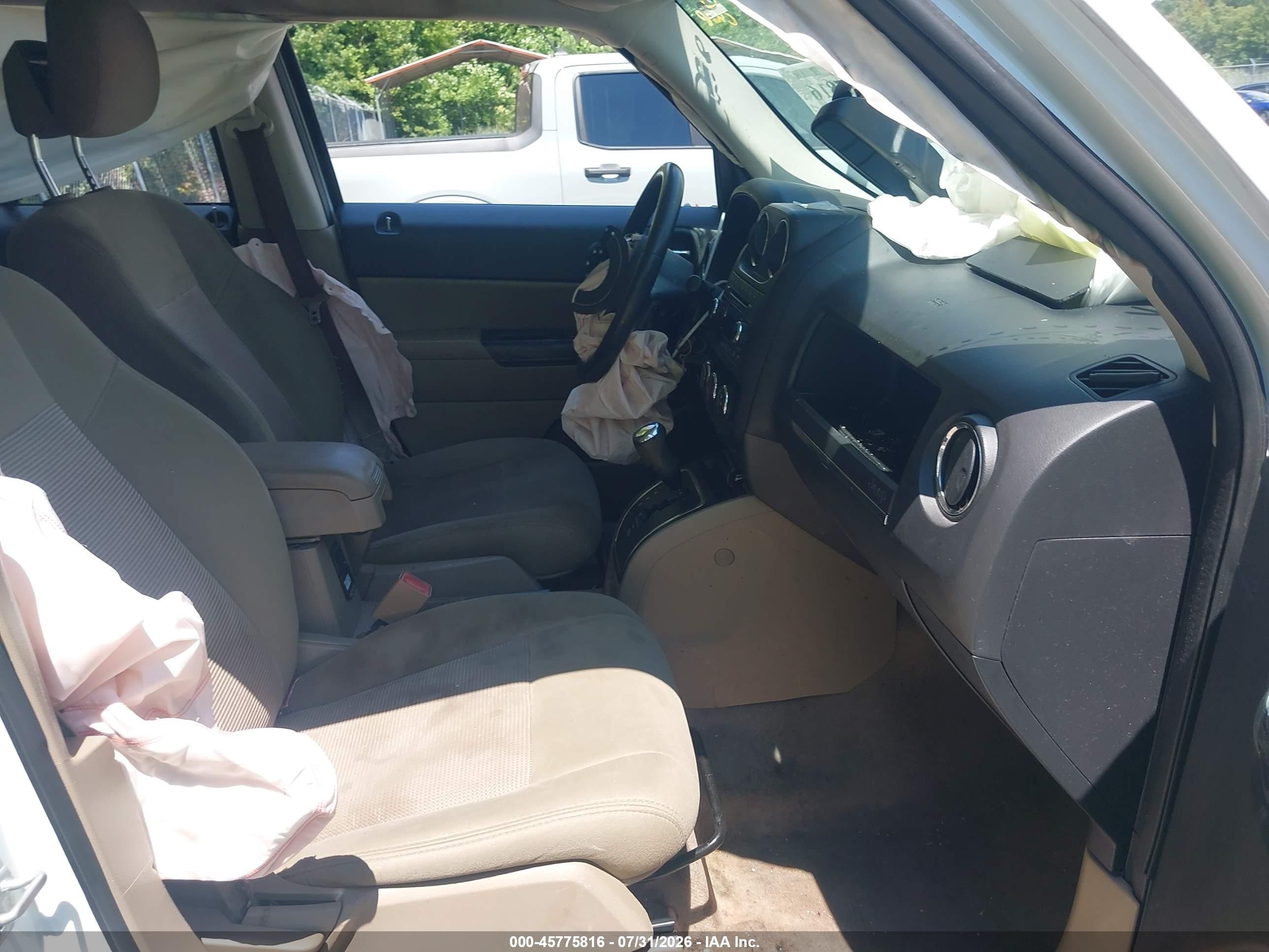 2015 Jeep Patriot Latitude White vin: 1C4NJPFB5FD107700