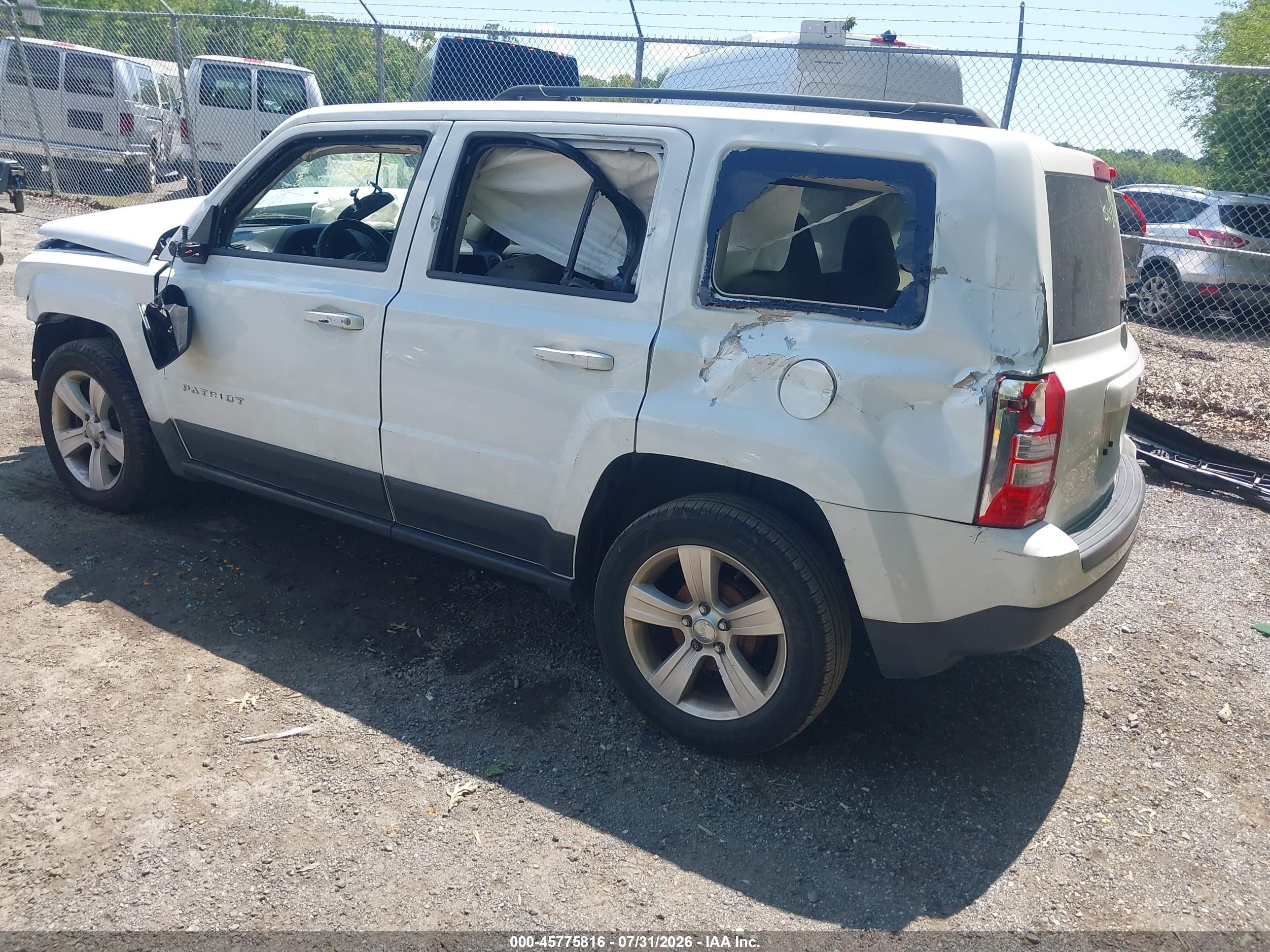 2015 Jeep Patriot Latitude White vin: 1C4NJPFB5FD107700