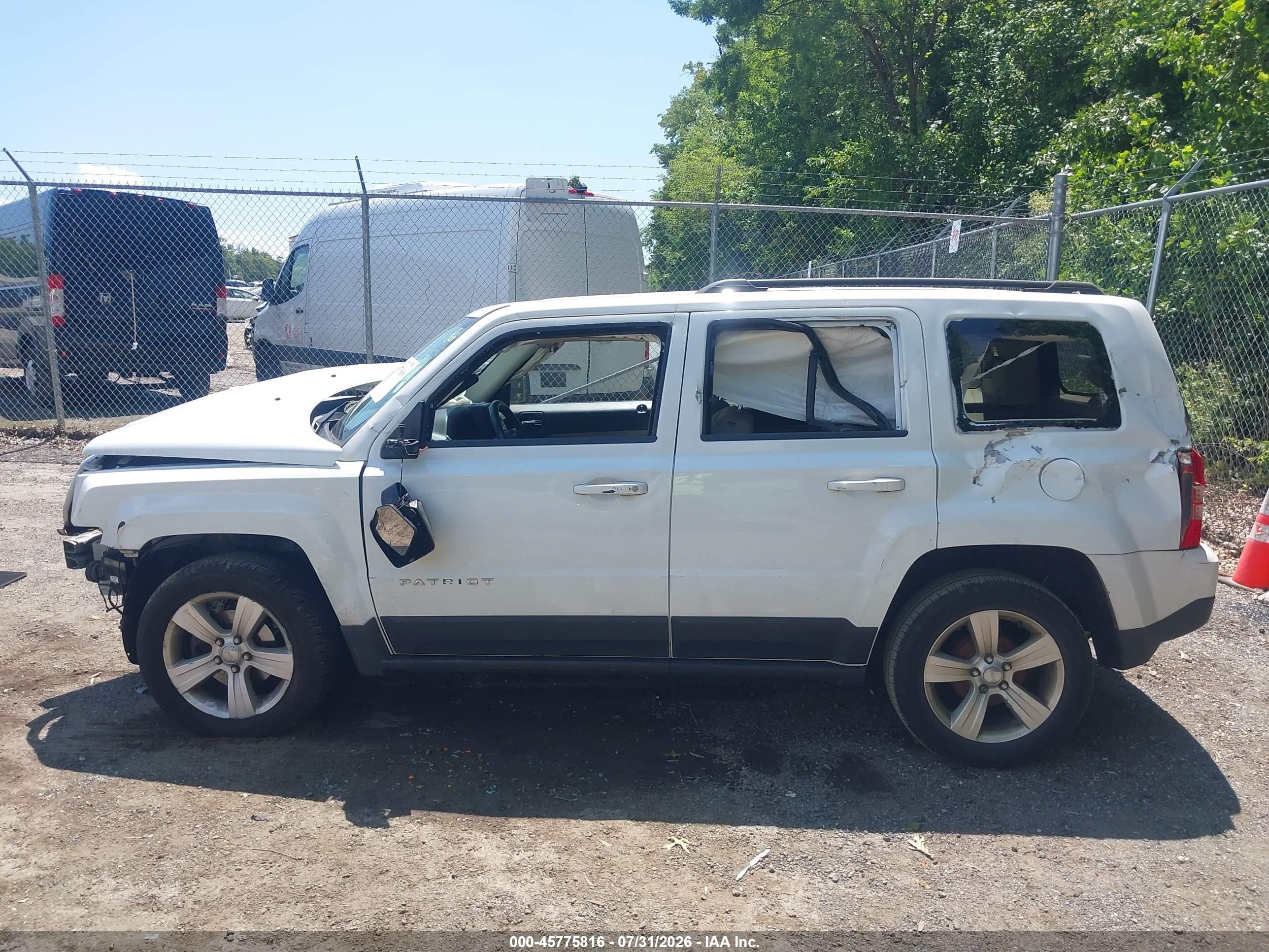 2015 Jeep Patriot Latitude White vin: 1C4NJPFB5FD107700
