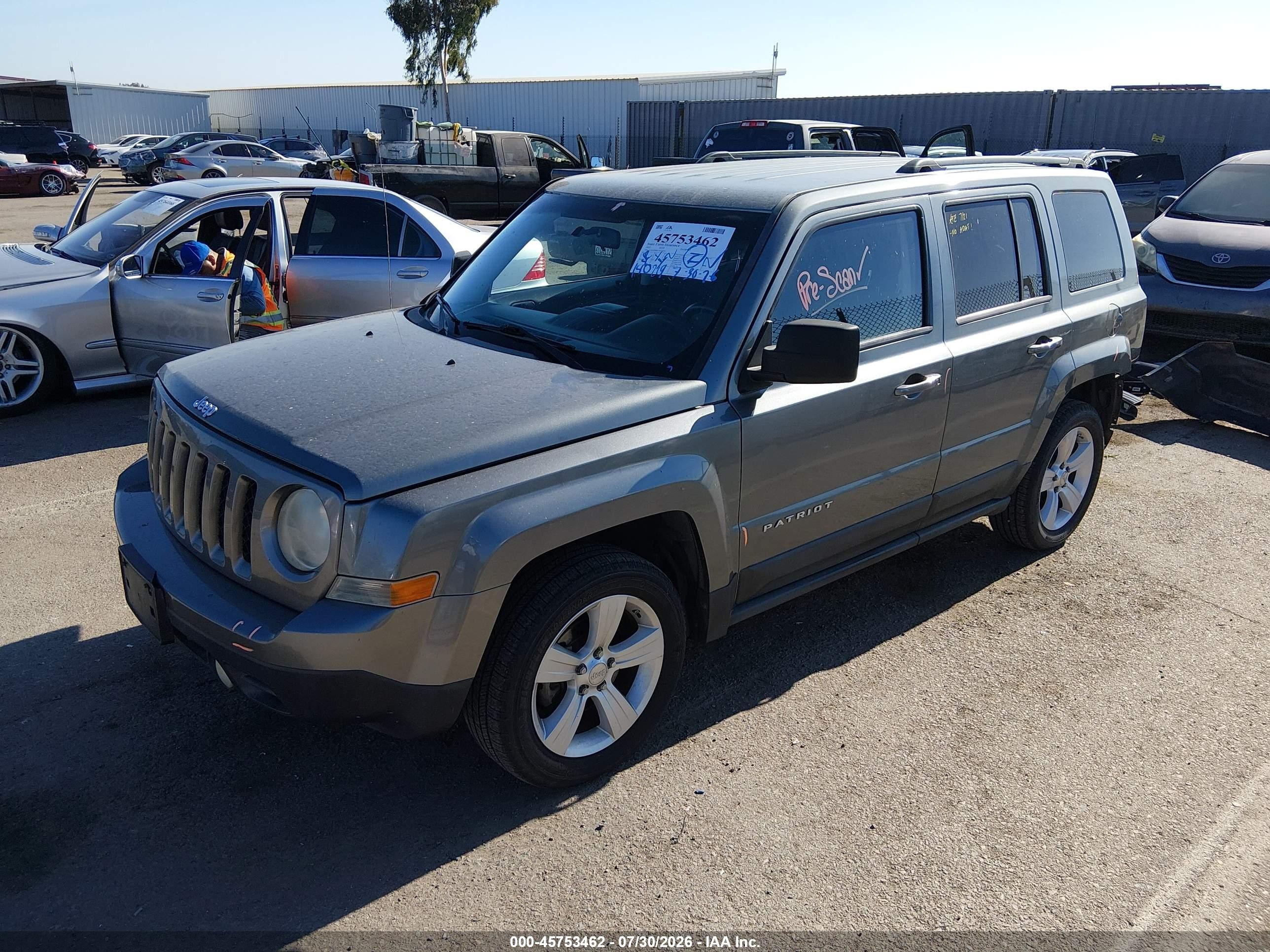 2012 Jeep Patriot Latitude Gray vin: 1C4NJPFB6CD639730