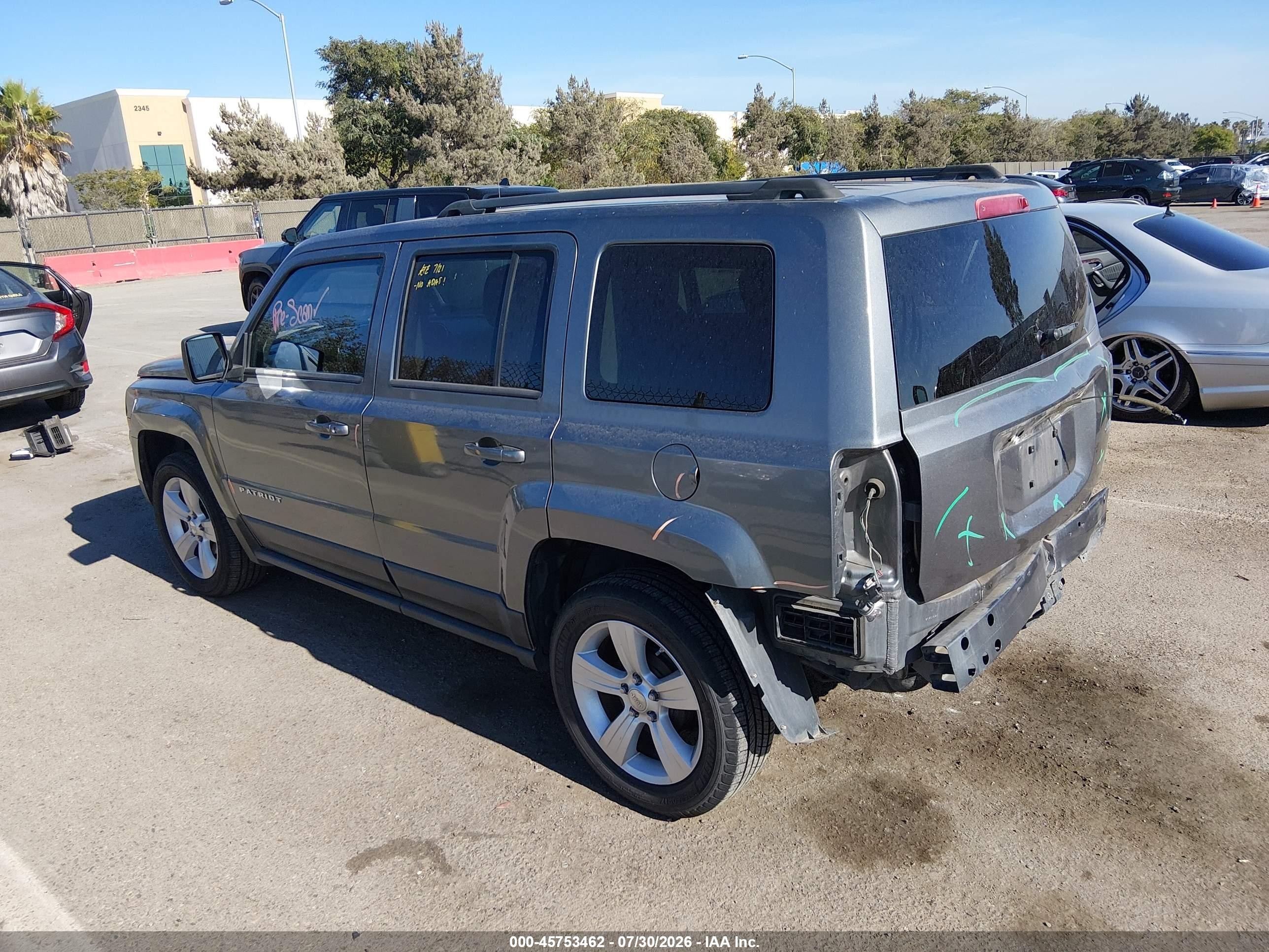 2012 Jeep Patriot Latitude Gray vin: 1C4NJPFB6CD639730