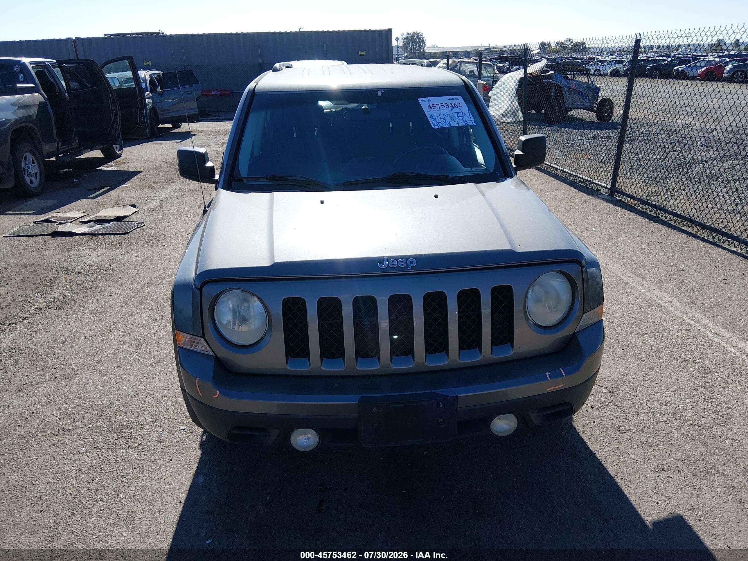 2012 Jeep Patriot Latitude Gray vin: 1C4NJPFB6CD639730