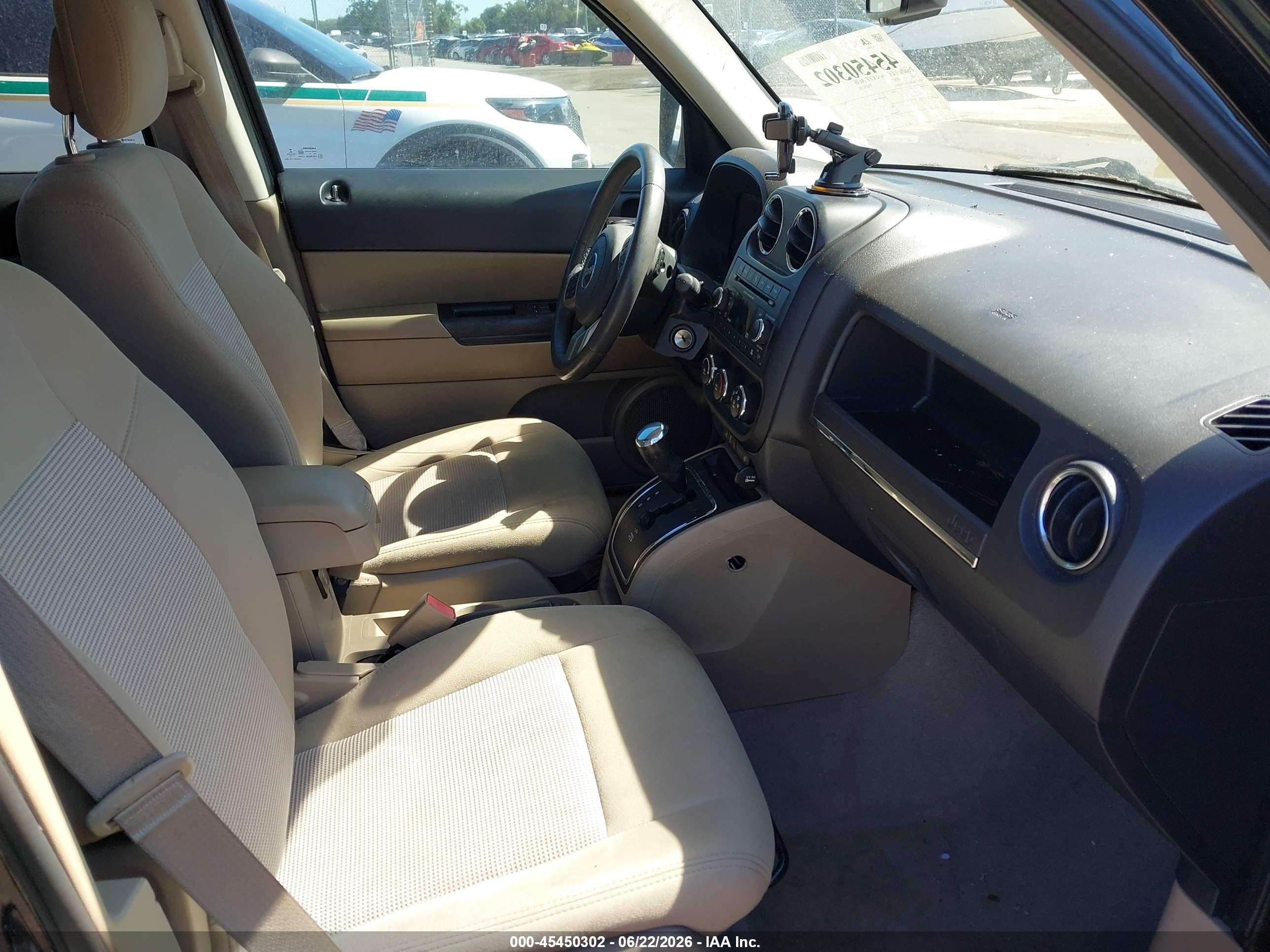 2014 Jeep Patriot Latitude Черный vin: 1C4NJPFB6ED606665