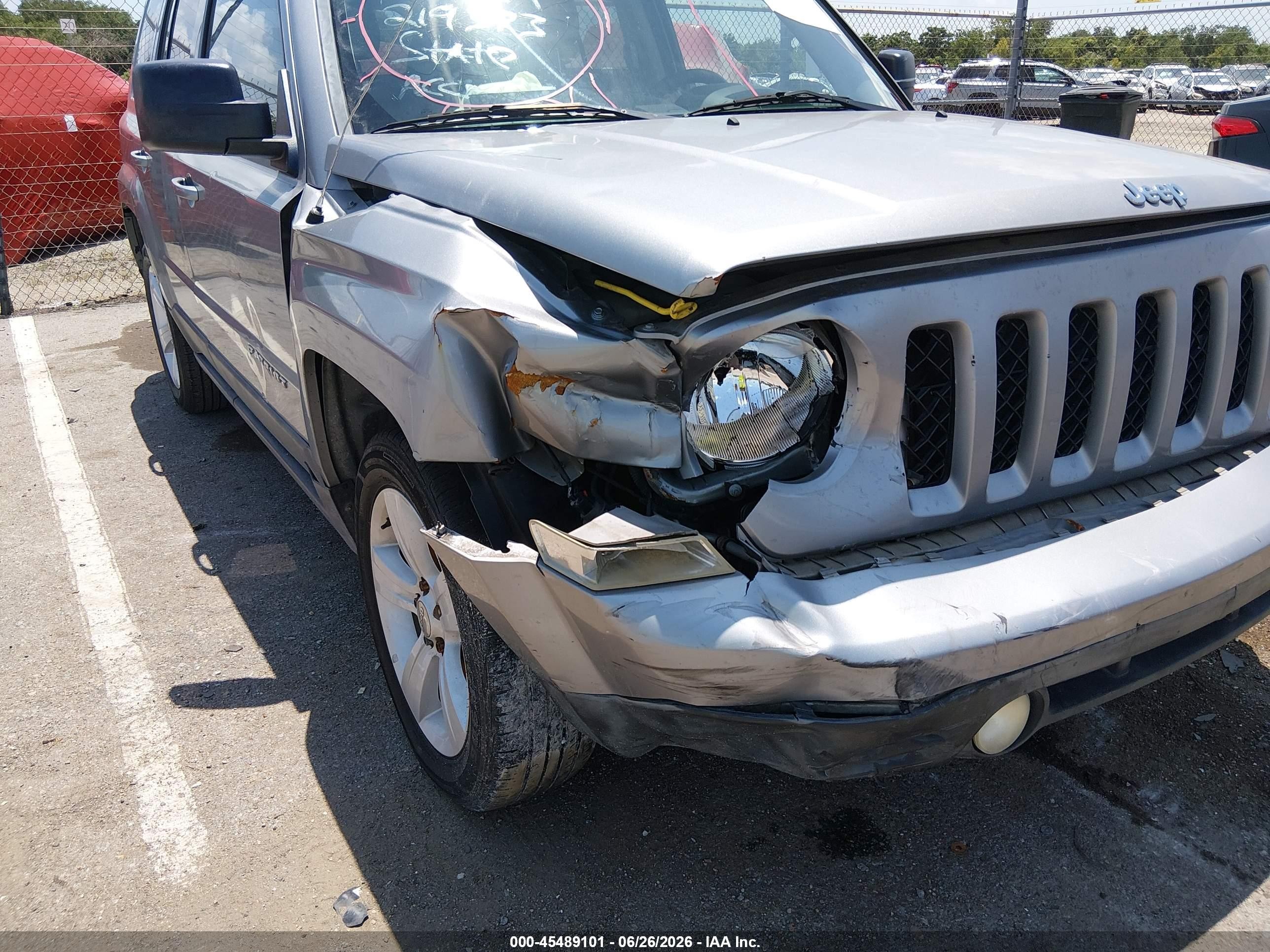 2015 Jeep Patriot Latitude Silver vin: 1C4NJPFB6FD219373