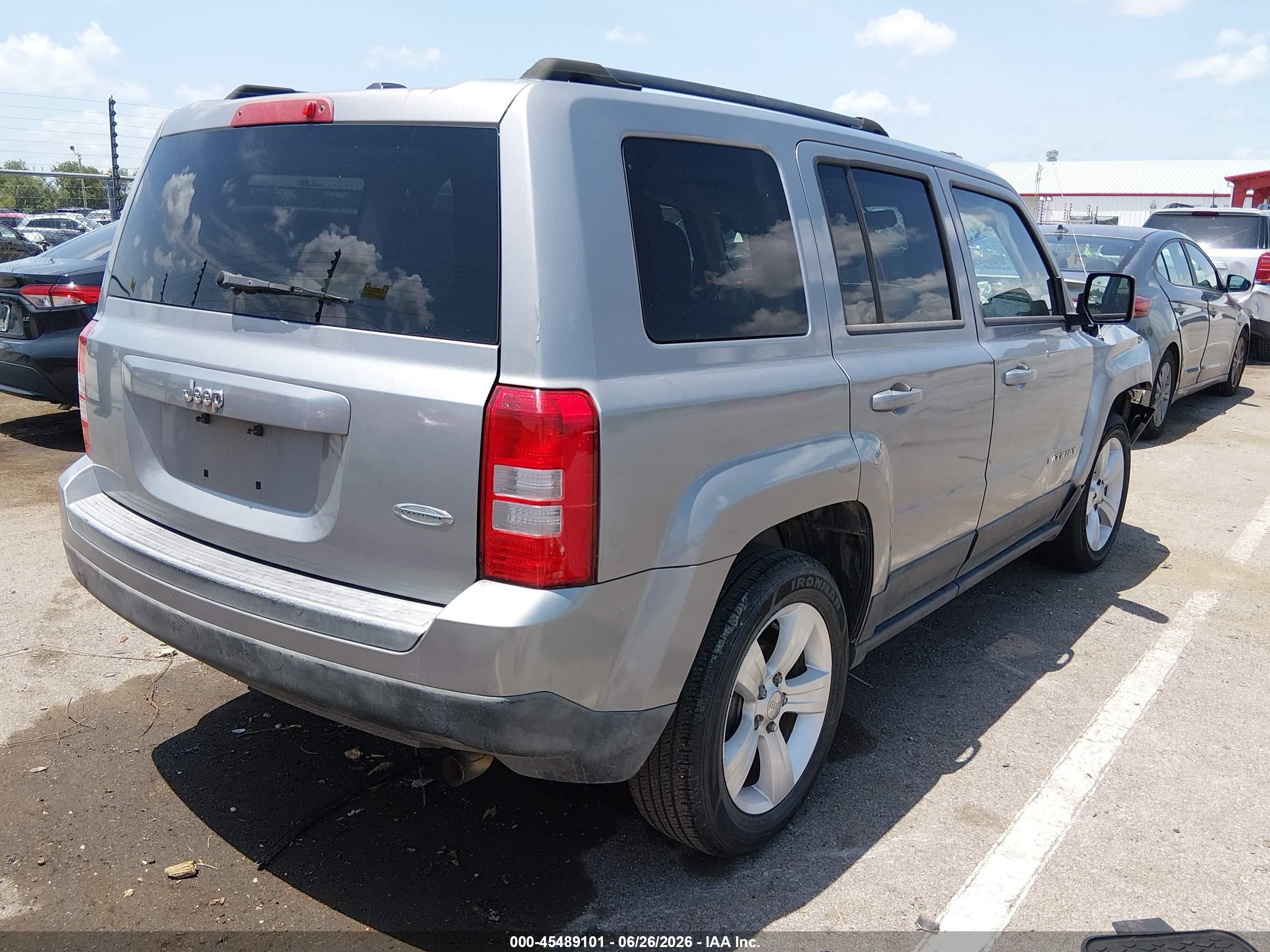 2015 Jeep Patriot Latitude Silver vin: 1C4NJPFB6FD219373