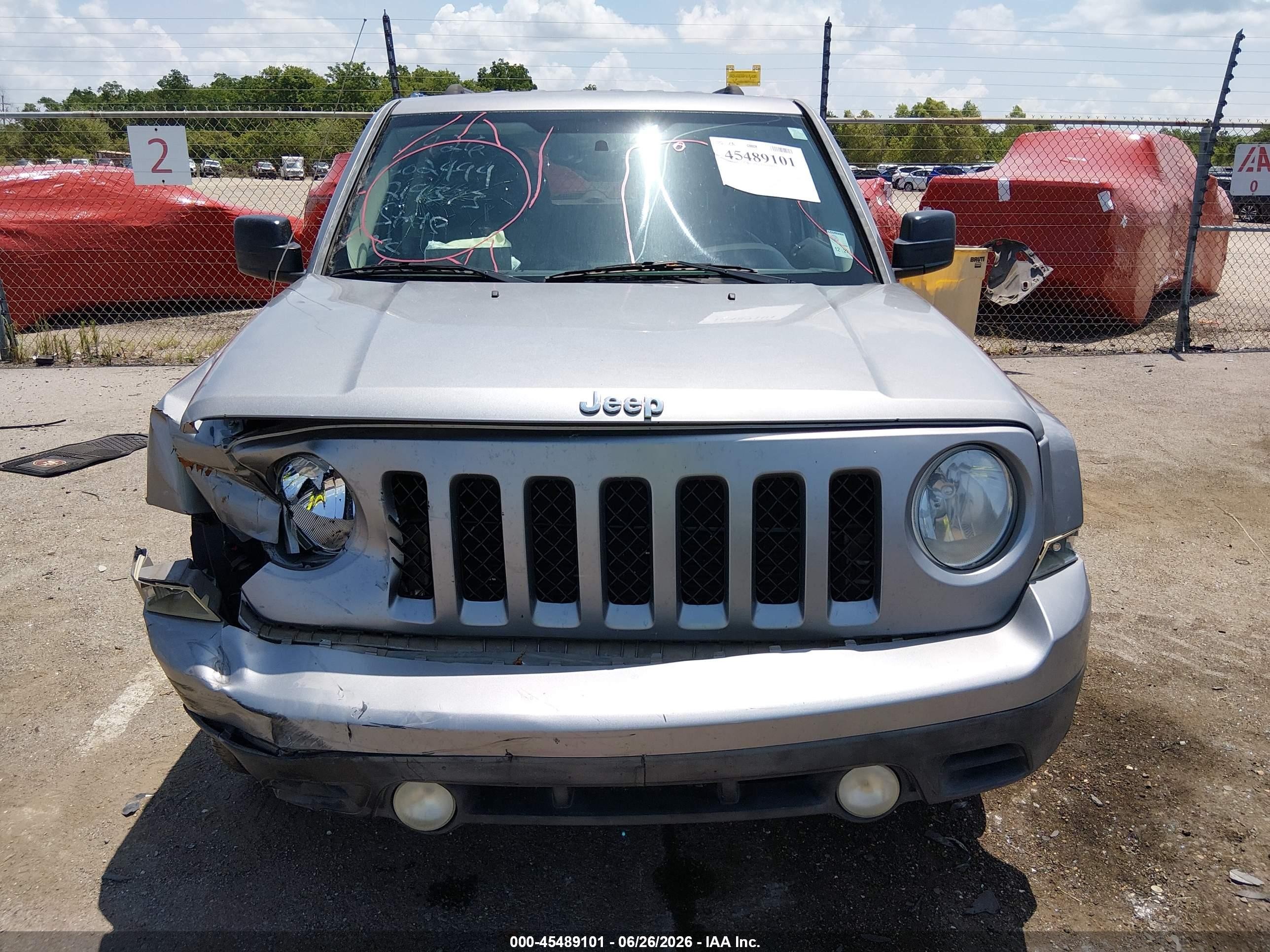 2015 Jeep Patriot Latitude Silver vin: 1C4NJPFB6FD219373